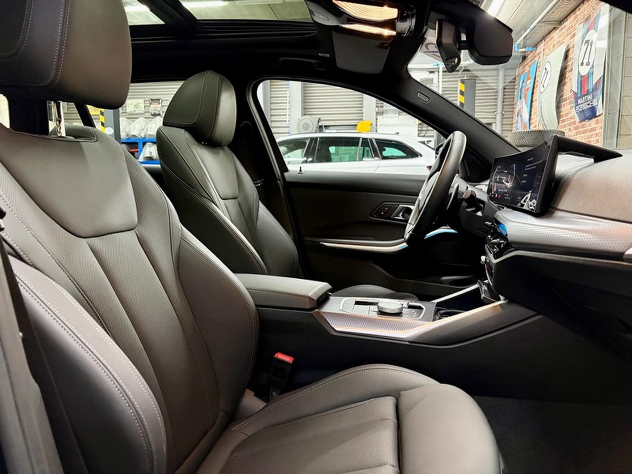 BMW 320 320dA Touring 2.0 190cv Auto xDrive M-SPORT (2025) - Photo 8