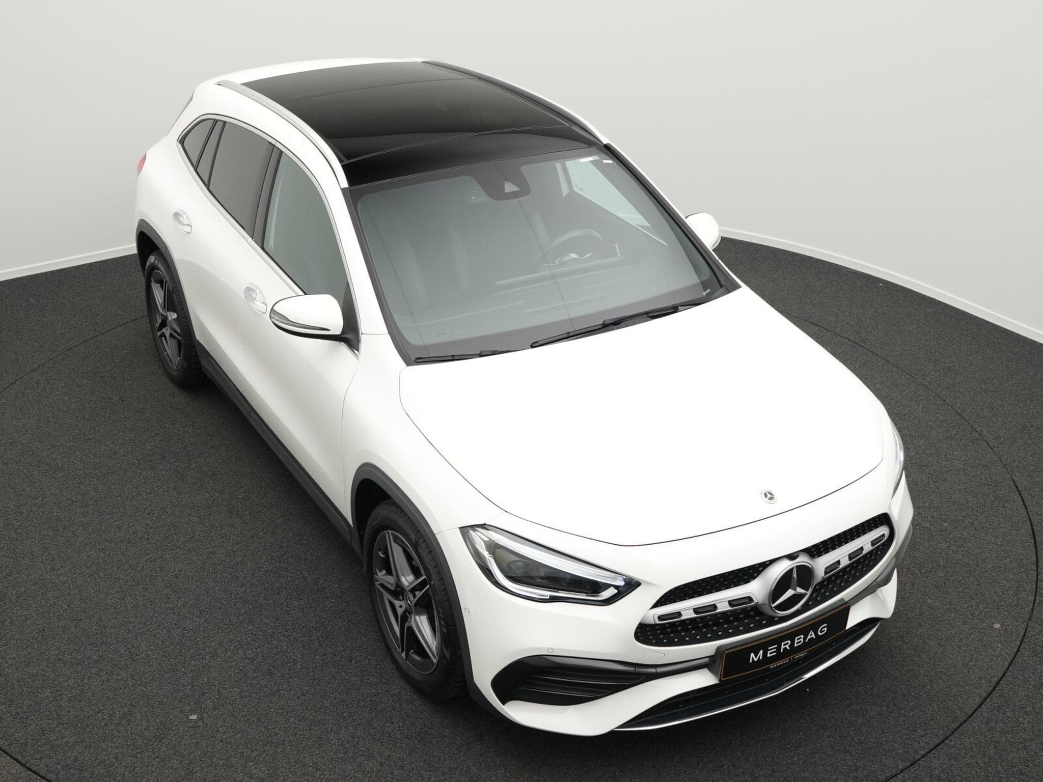 Mercedes GLA 250 AMG-Line Multi+Kamera+Pano+Distr+19" (1970) - Photo 10