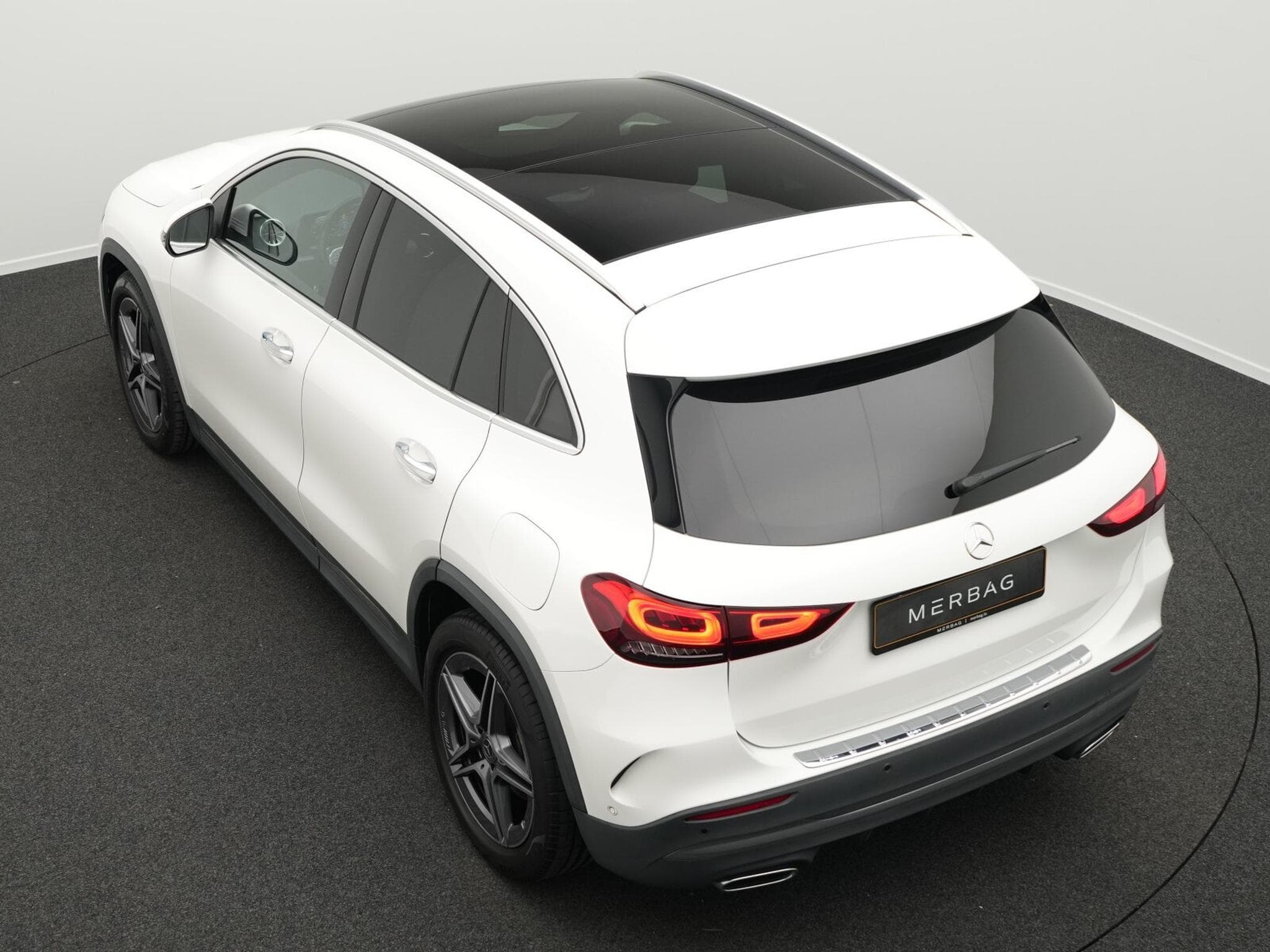 Mercedes GLA 250 AMG-Line Multi+Kamera+Pano+Distr+19" (1970) - Photo 11