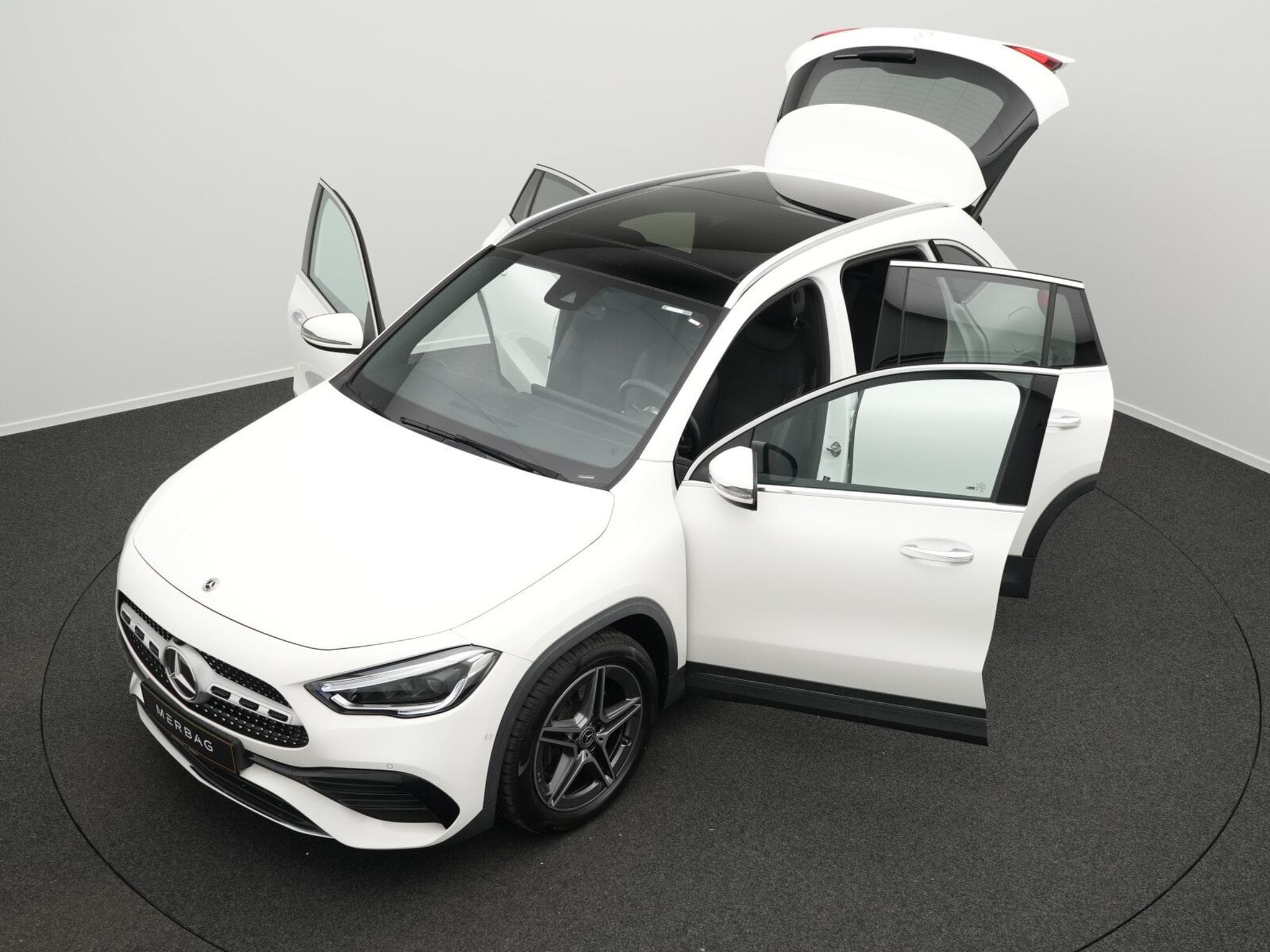 Mercedes GLA 250 AMG-Line Multi+Kamera+Pano+Distr+19" (1970) - Photo 12