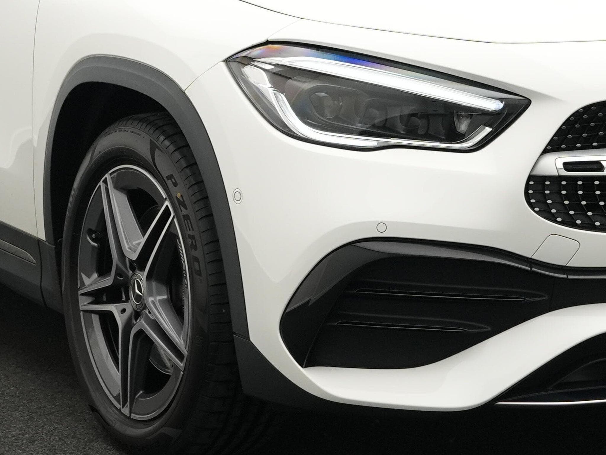 Mercedes GLA 250 AMG-Line Multi+Kamera+Pano+Distr+19" (1970) - Photo 7
