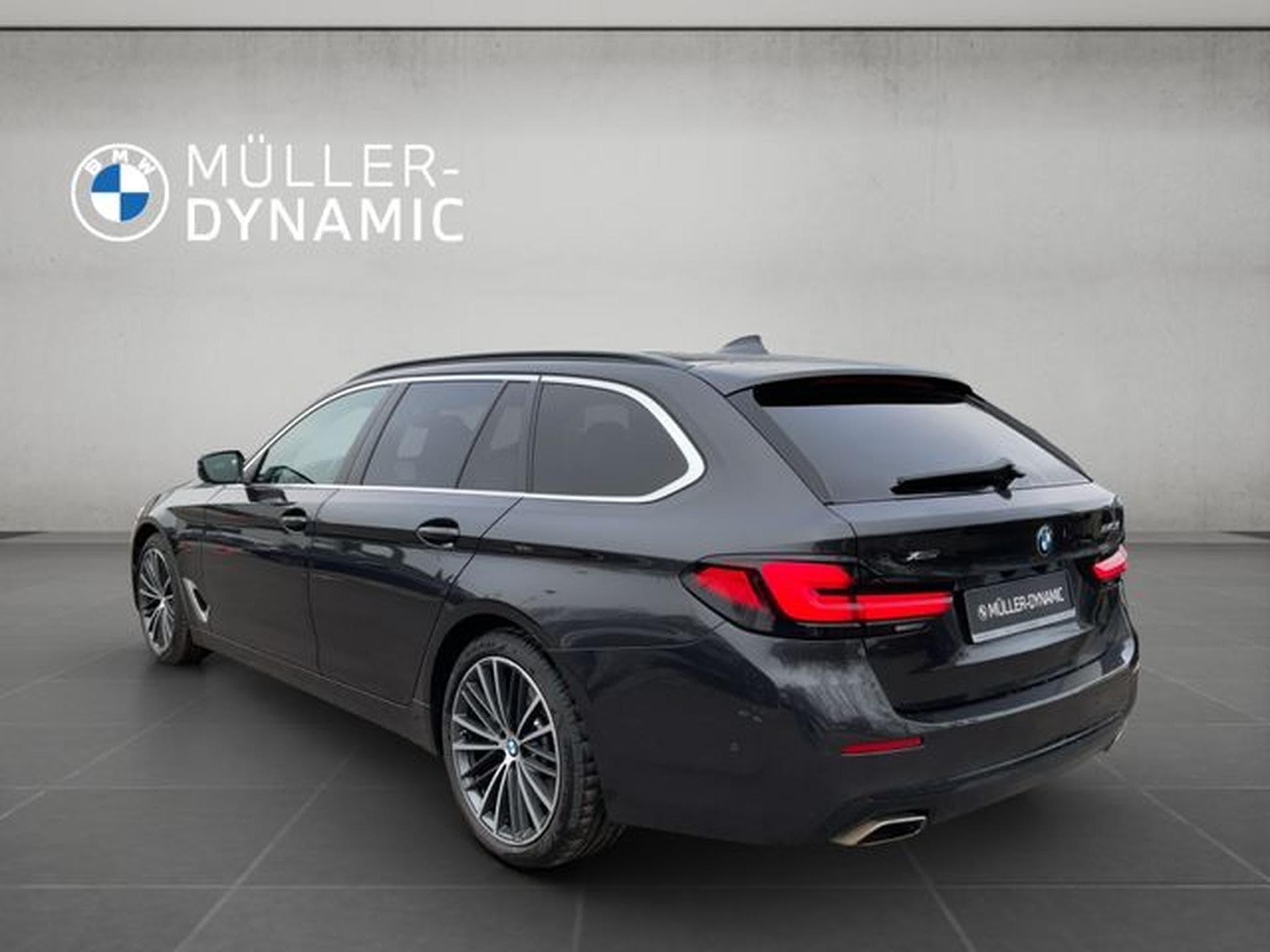 BMW 540 540d xDrive TOURING AHK HEAD-UP PANORAMA HARMAN/ (2022) - Photo 4