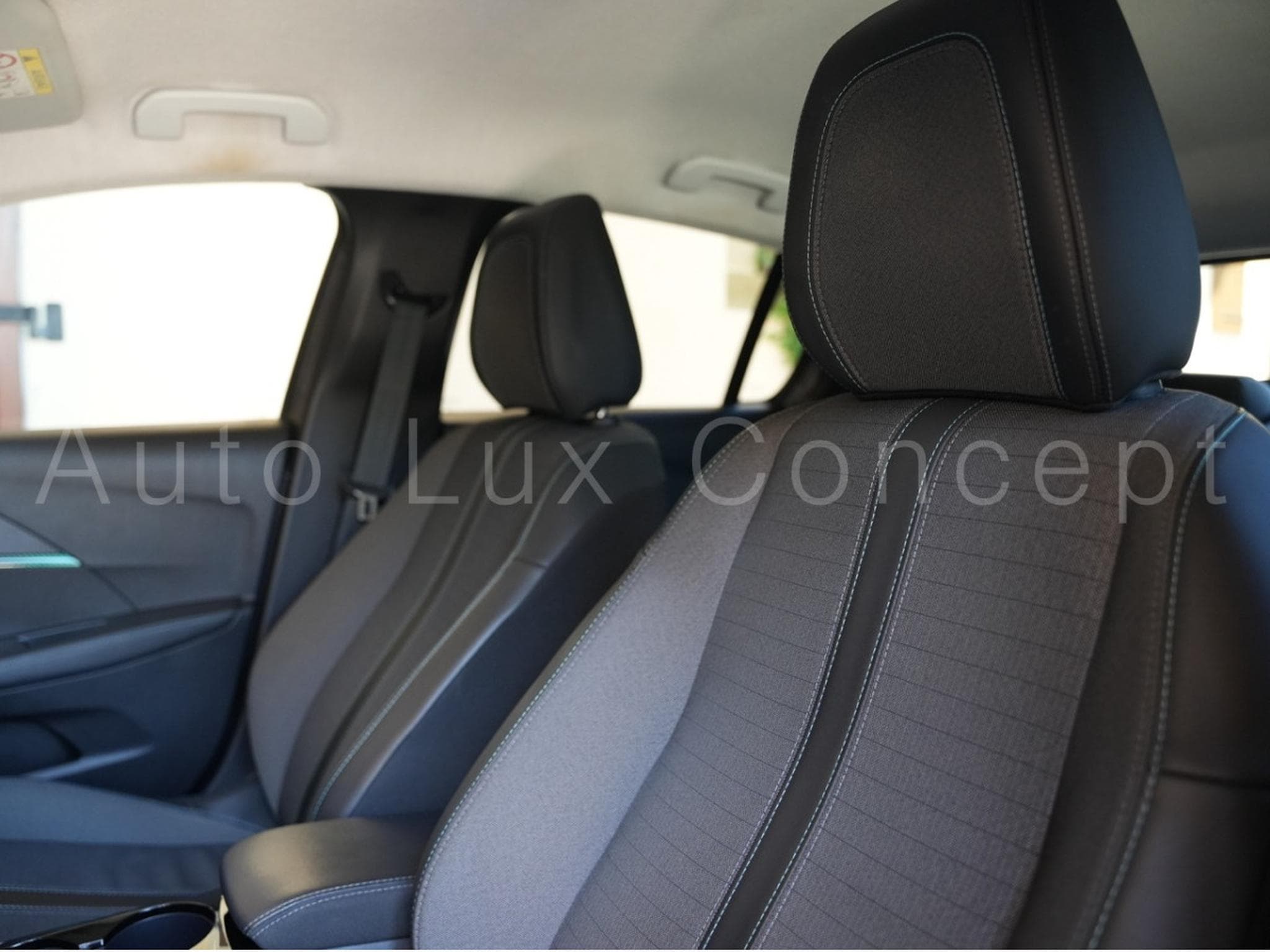 Peugeot 208 1.2 PureTech 100 S&S Allure Pack (2022) - Photo 8