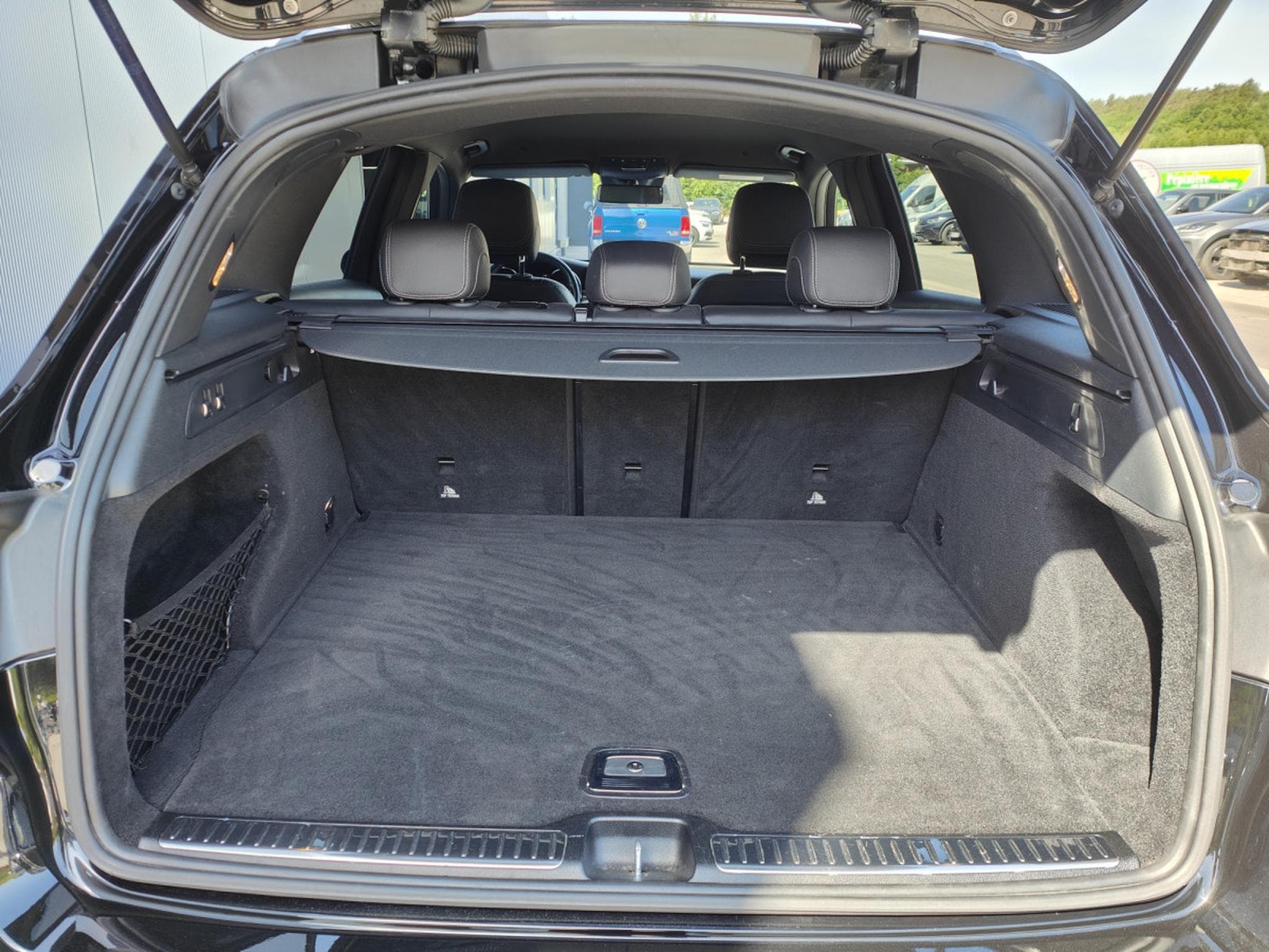 Mercedes GLC 220 GLC 220d 4MATIC PACK AMG CARPLAY SUSPENSION PNEU CAMERA 360 (2020) - Photo 10