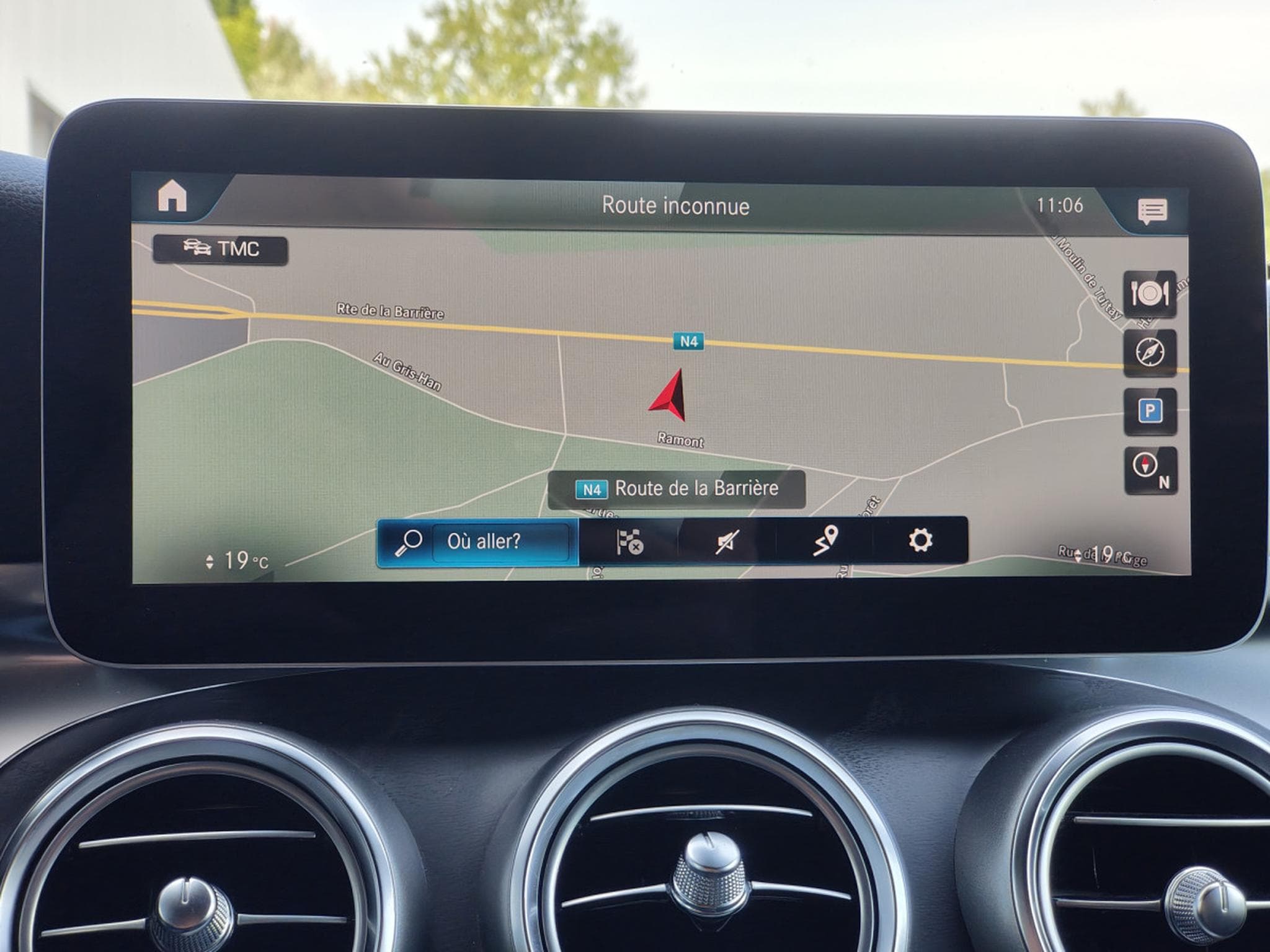 Mercedes GLC 220 GLC 220d 4MATIC PACK AMG CARPLAY SUSPENSION PNEU CAMERA 360 (2020) - Photo 17