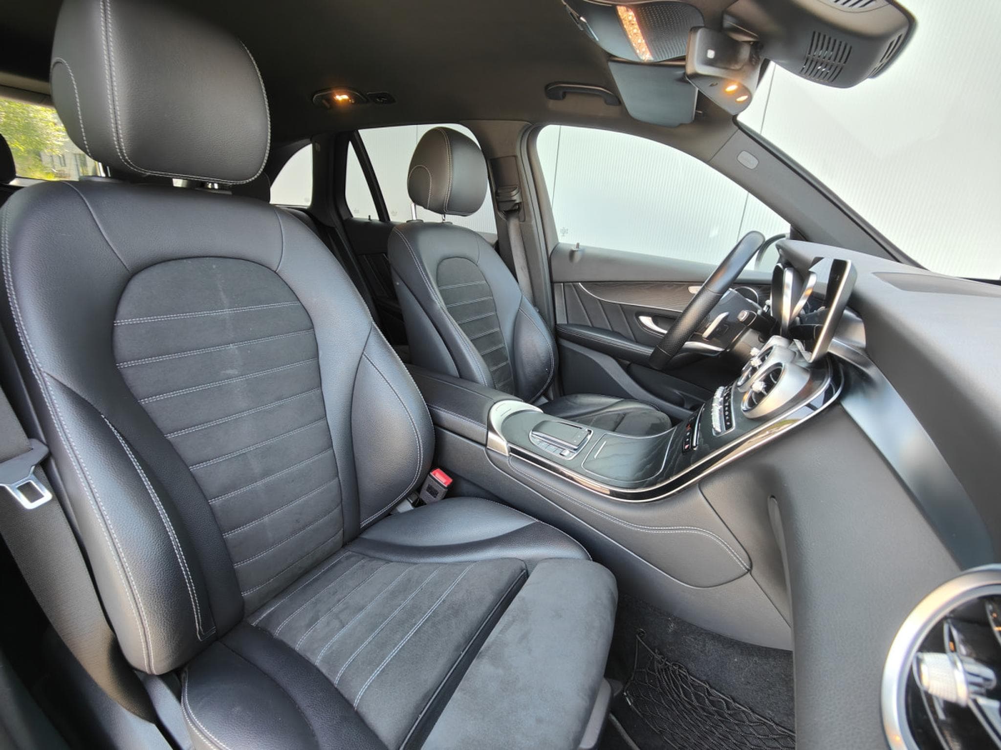 Mercedes GLC 220 GLC 220d 4MATIC PACK AMG CARPLAY SUSPENSION PNEU CAMERA 360 (2020) - Photo 7