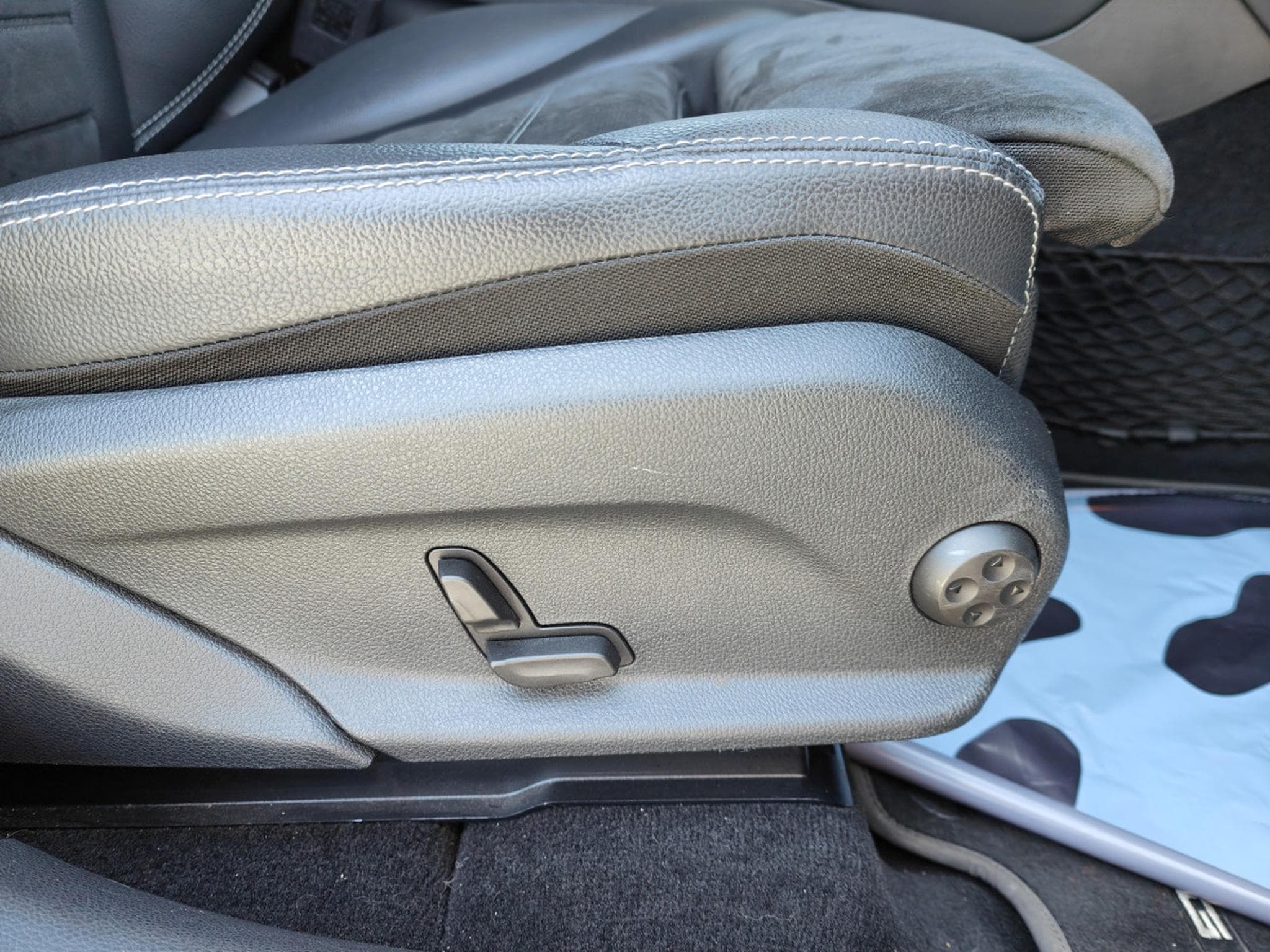 Mercedes GLC 220 GLC 220d 4MATIC PACK AMG CARPLAY SUSPENSION PNEU CAMERA 360 (2020) - Photo 8