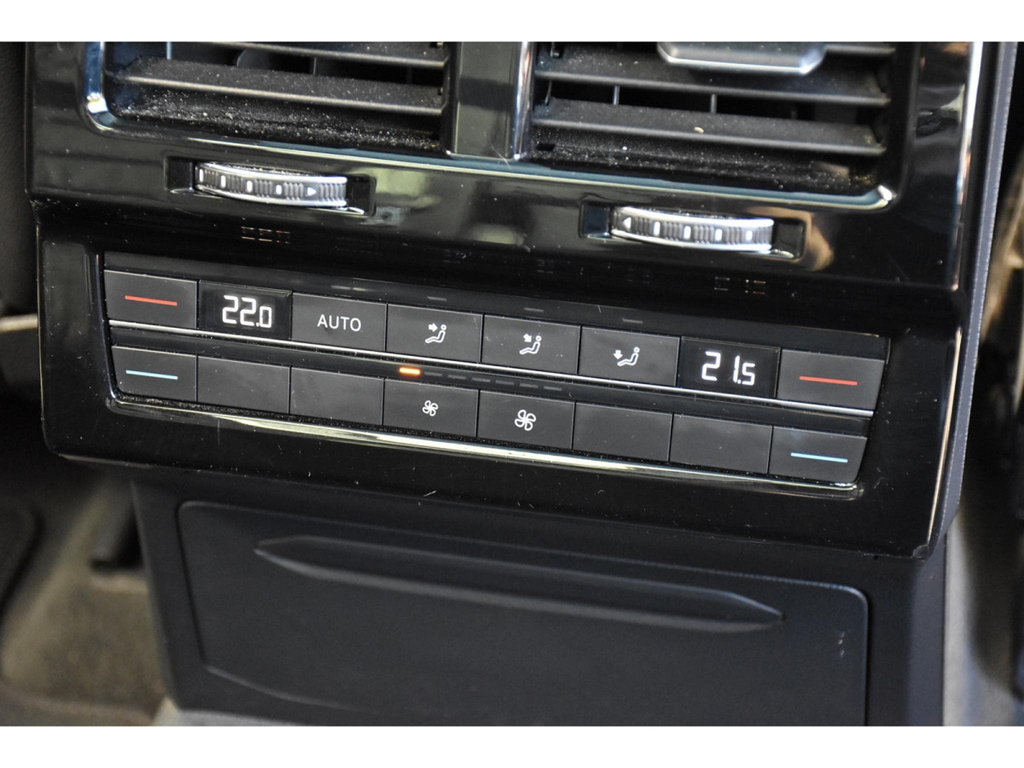 VW Touareg 3.0 TSI eHybrid PHEV 4Motion Elegance Tip. SUSP PNEU ATT RMQ (2021) - Foto 22