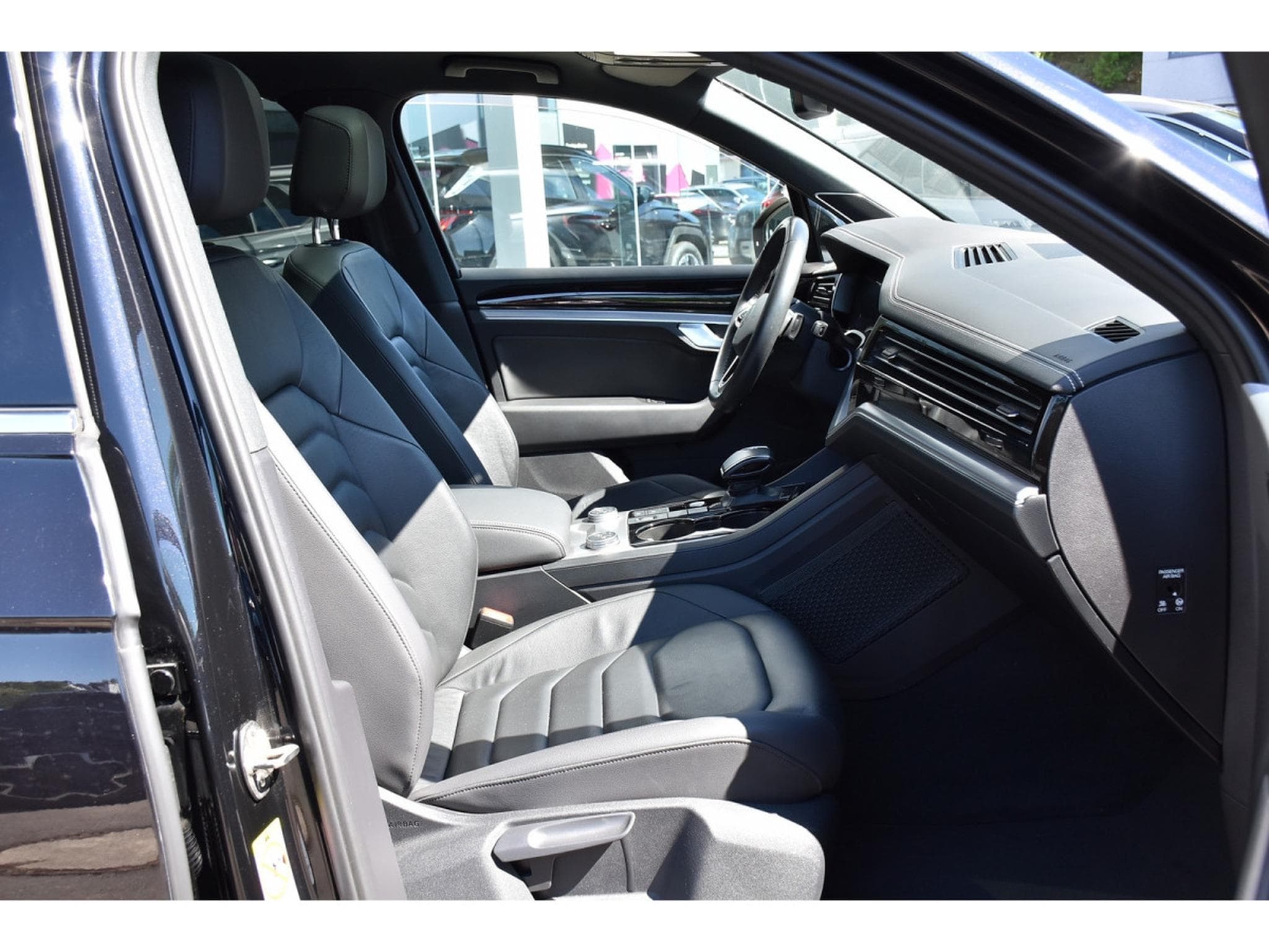 VW Touareg 3.0 TSI eHybrid PHEV 4Motion Elegance Tip. SUSP PNEU ATT RMQ (2021) - Foto 7