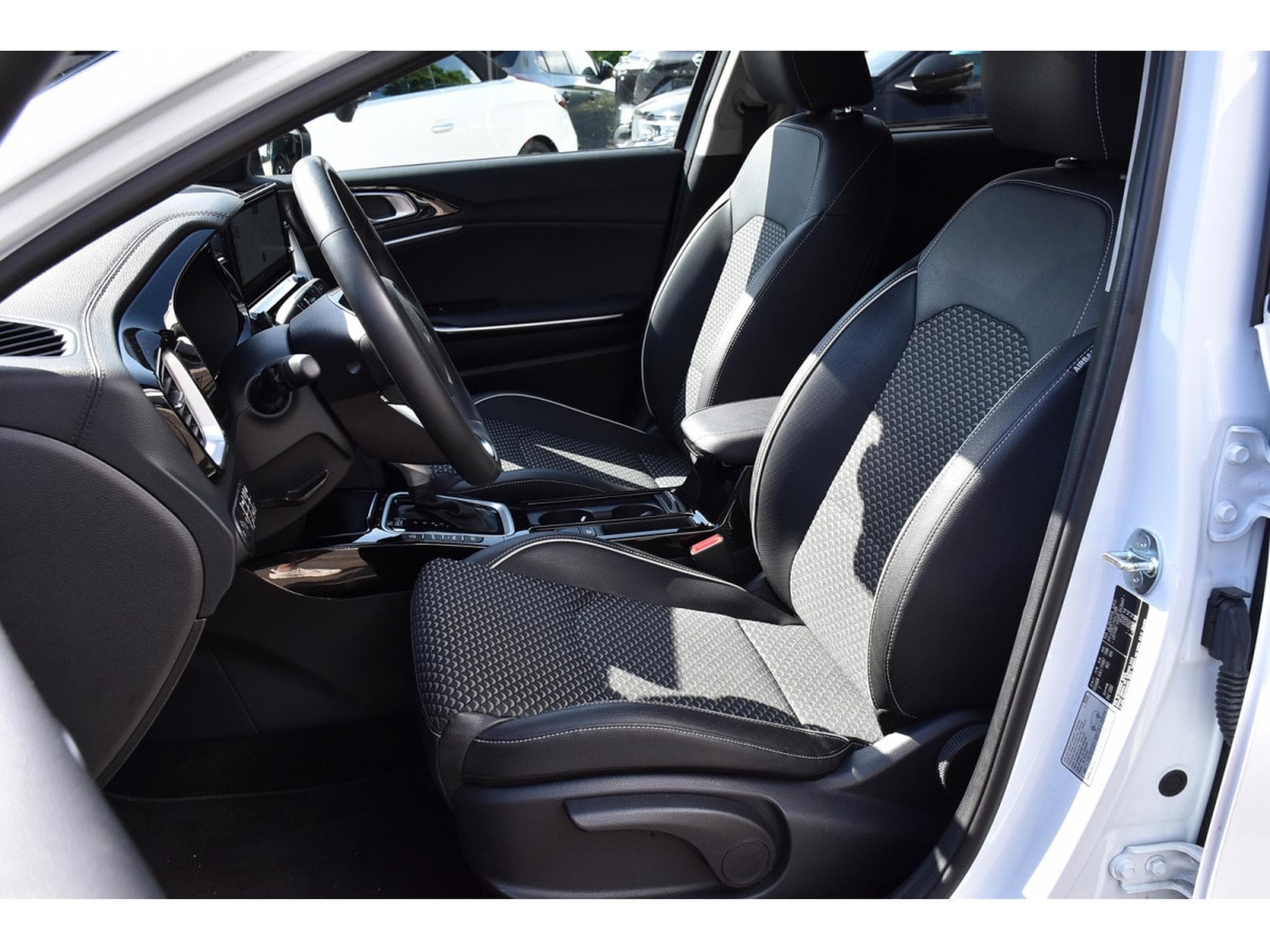 Kia XCeed 1.6 GDI PHEV Business Line DCT ACC LANE SIDE CAM 1° MAIN (2023) - Foto 8