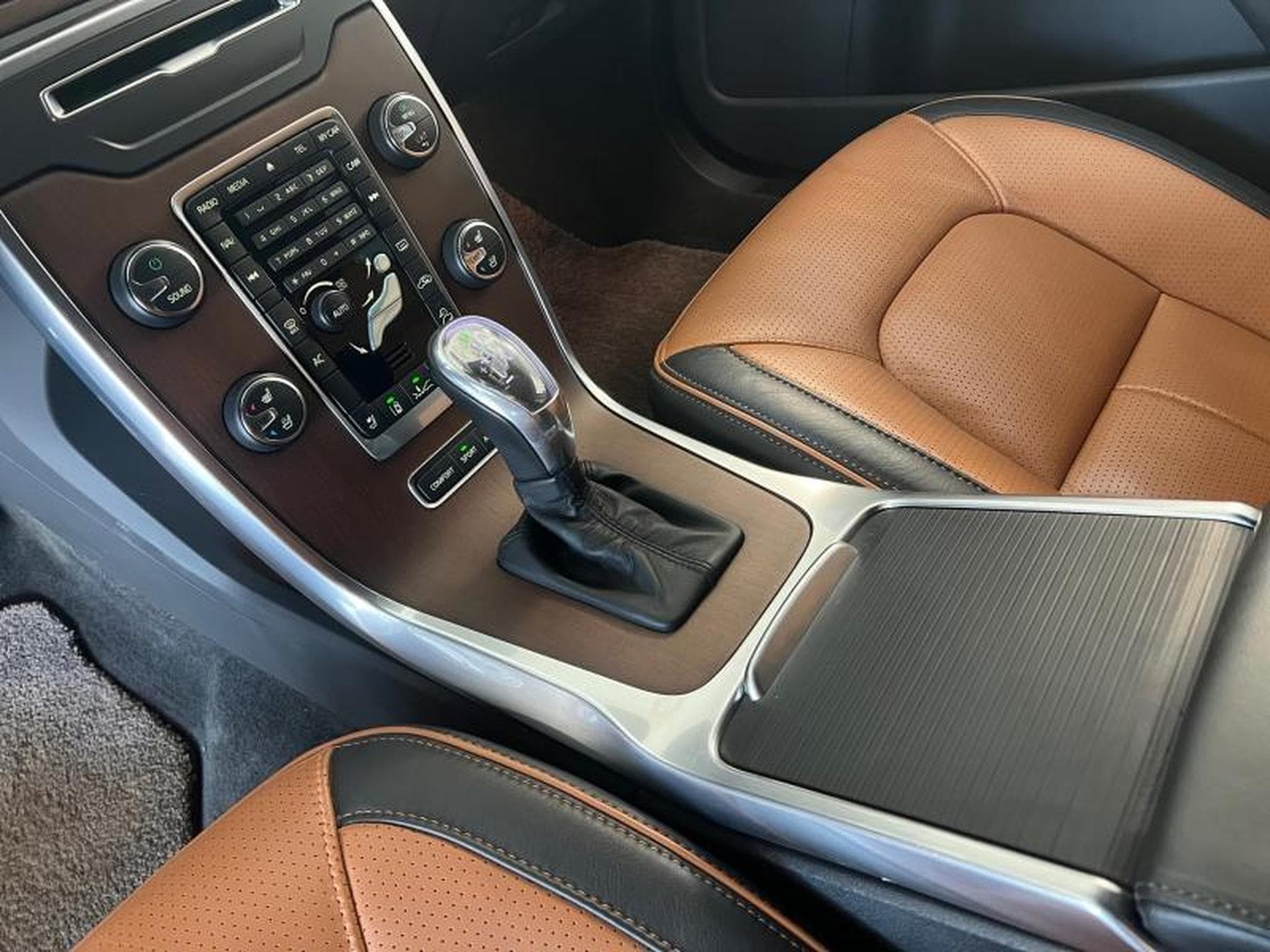 Volvo XC70 Summum (2013) - Photo 8
