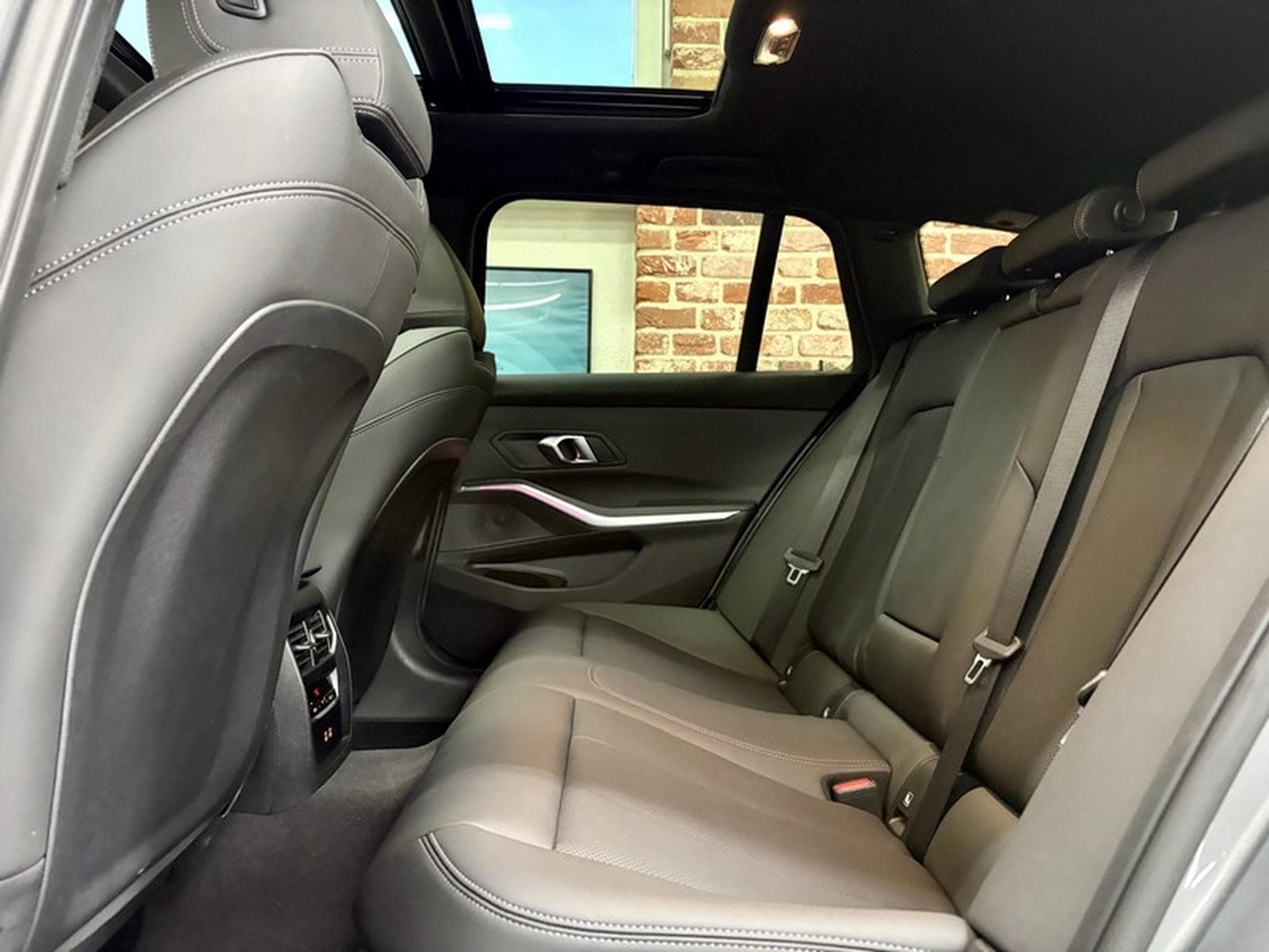 BMW 320 320dA Touring 2.0 190cv Auto xDrive M-SPORT (2025) - Photo 6