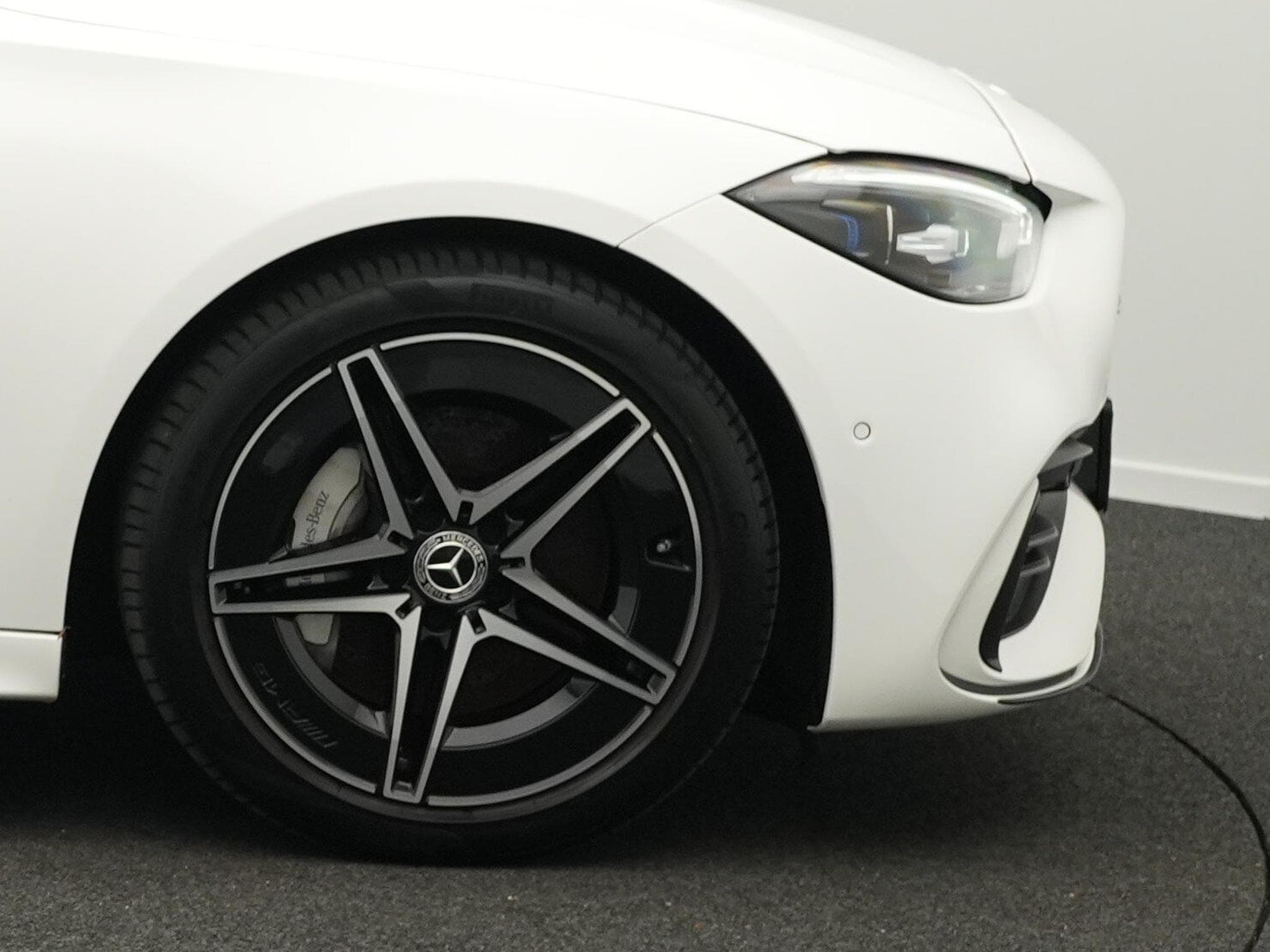 Mercedes C 300 d T AMG-Line Digital+360°+Night+Distr+18" (2025) - Foto 6