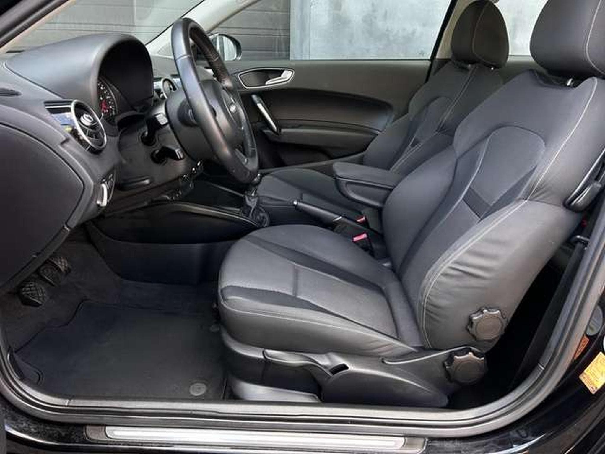 Audi A1 1.2 TFSI 86 (2012) - Foto 13