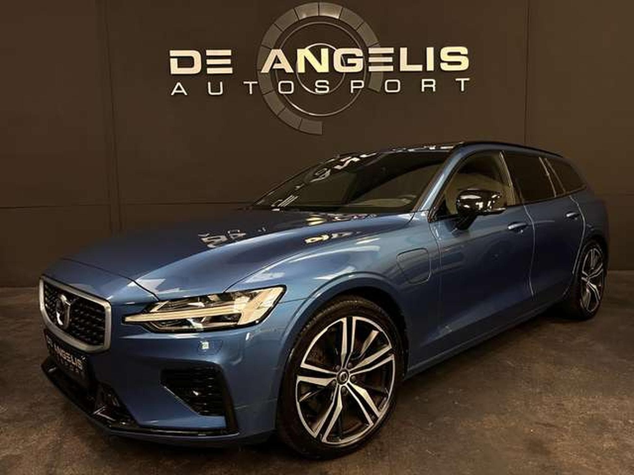 Volvo V60 V60 BREAK 2.0 T8 390 AWD R DESIGN (2019) - Foto 1