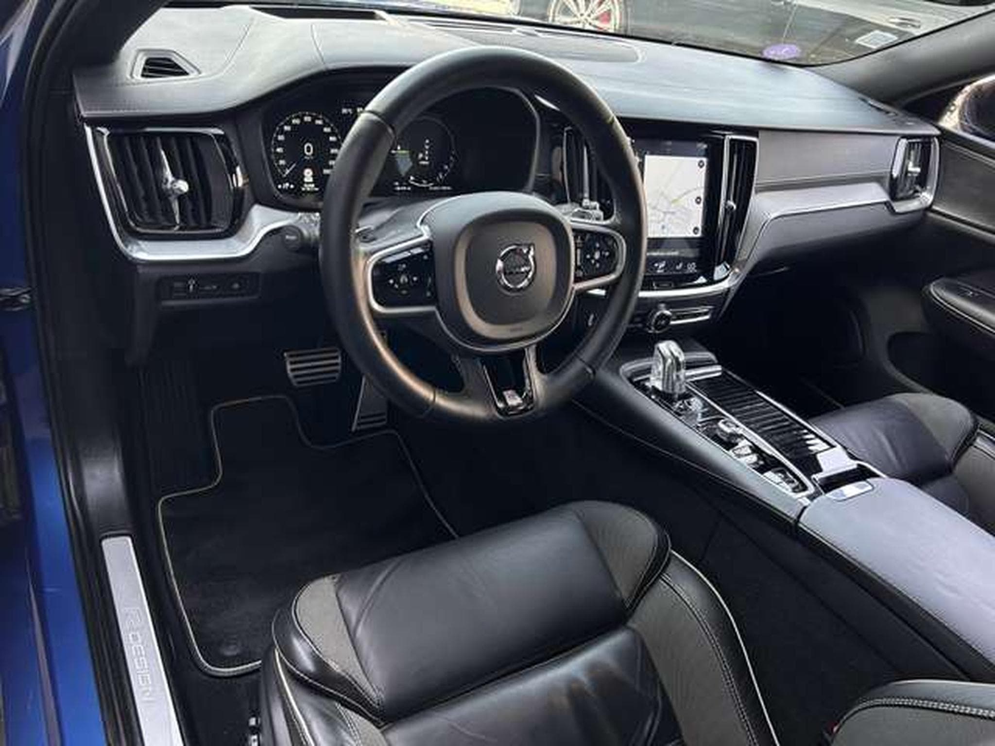 Volvo V60 V60 BREAK 2.0 T8 390 AWD R DESIGN (2019) - Foto 11