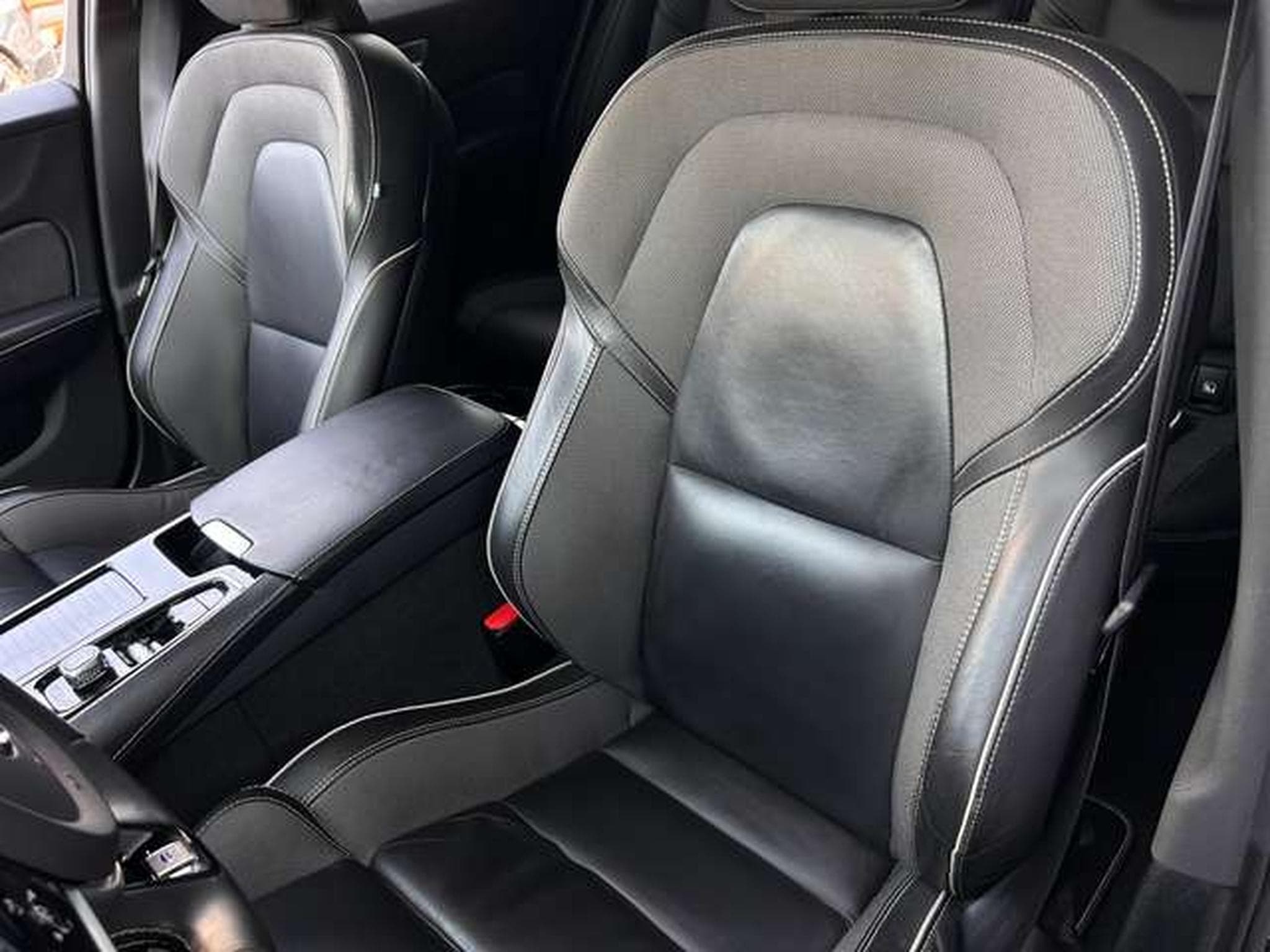 Volvo V60 V60 BREAK 2.0 T8 390 AWD R DESIGN (2019) - Foto 13