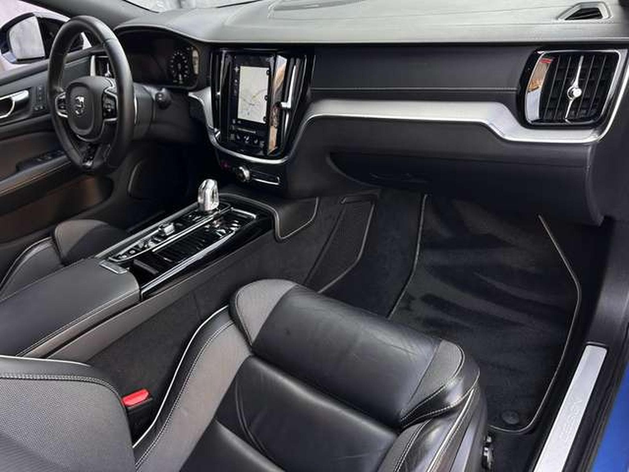 Volvo V60 V60 BREAK 2.0 T8 390 AWD R DESIGN (2019) - Foto 14