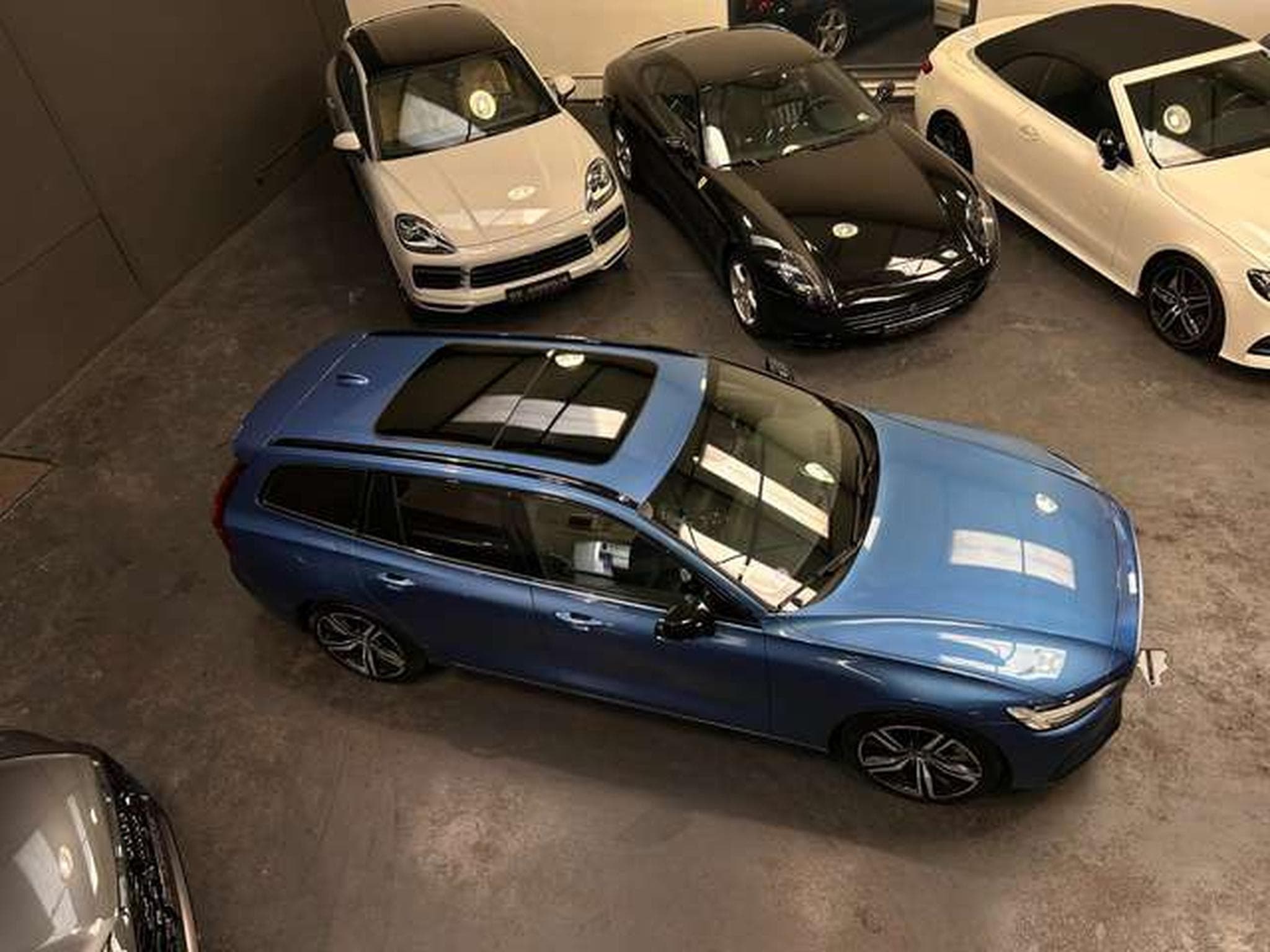 Volvo V60 V60 BREAK 2.0 T8 390 AWD R DESIGN (2019) - Foto 2