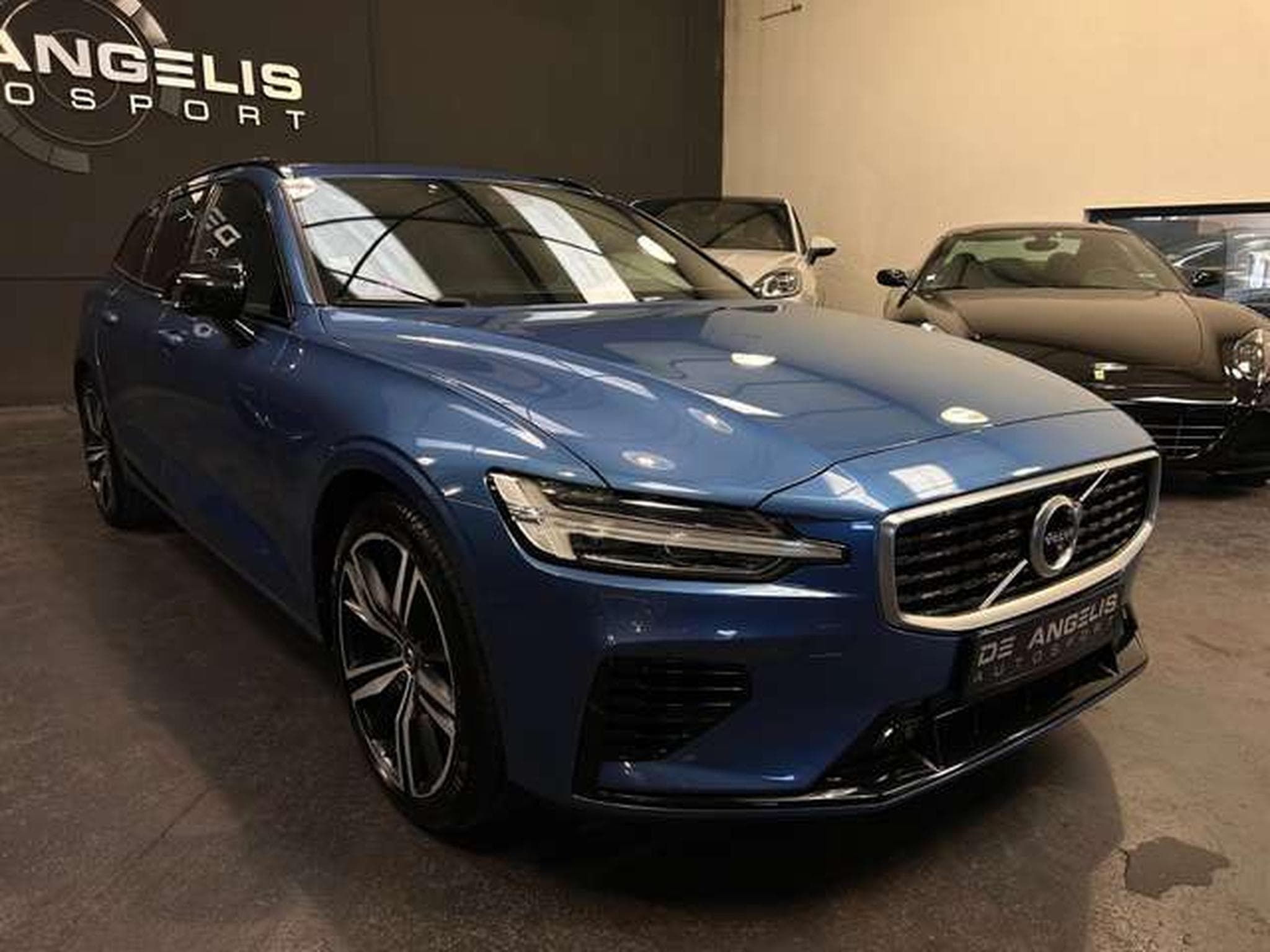 Volvo V60 V60 BREAK 2.0 T8 390 AWD R DESIGN (2019) - Foto 7