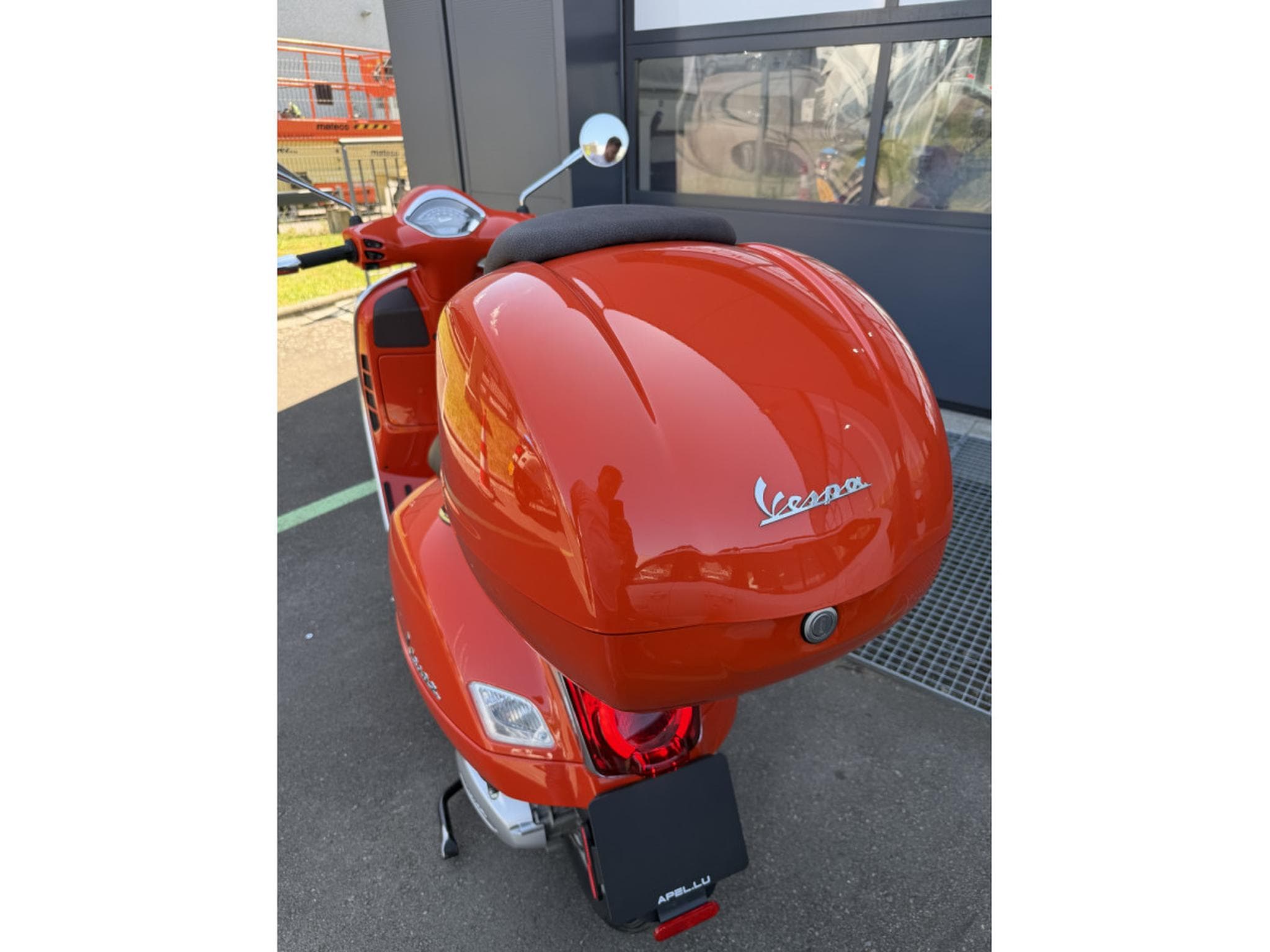 Vespa GTS (2022) - Photo 3