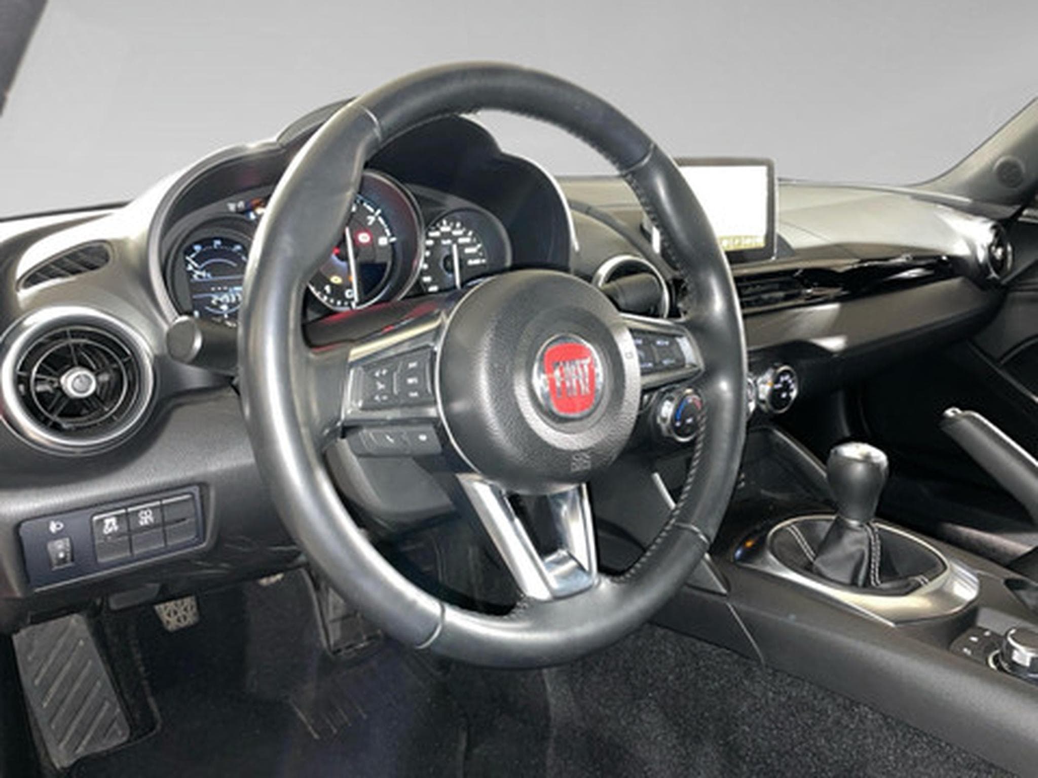 Fiat 124 Spider 124 SPIDER LUSSO 1.4 Multiair 140 pk (2016) - Photo 8