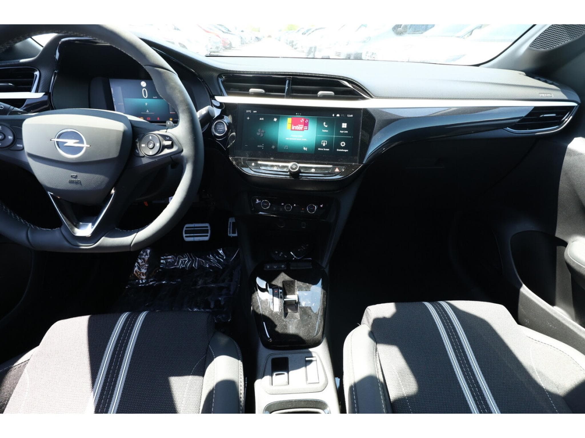 Opel Corsa 1.2 Hybride 145 e-DC6 (2025) - Photo 9