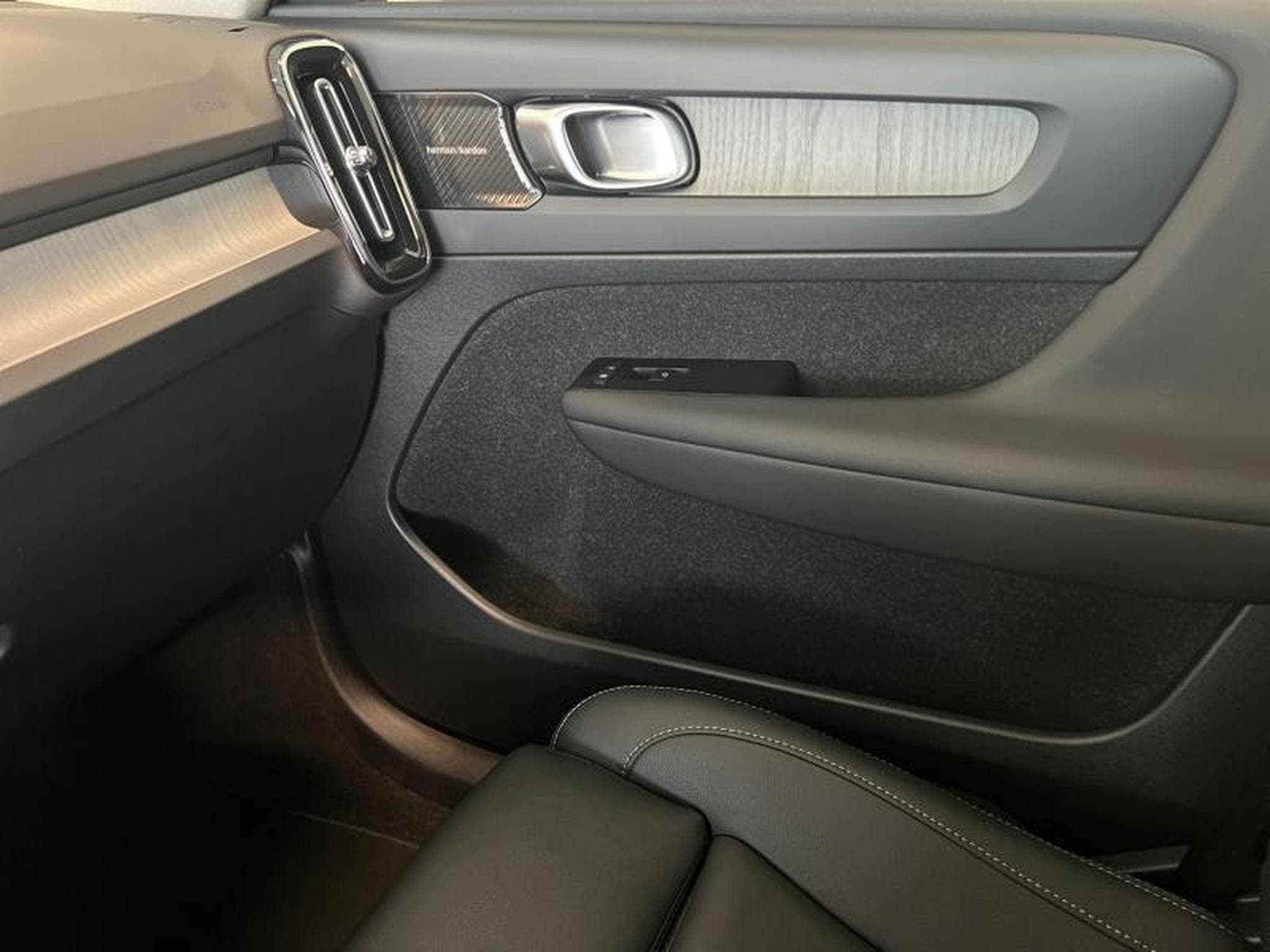 Volvo XC40 Inscription (2021) - Photo 11