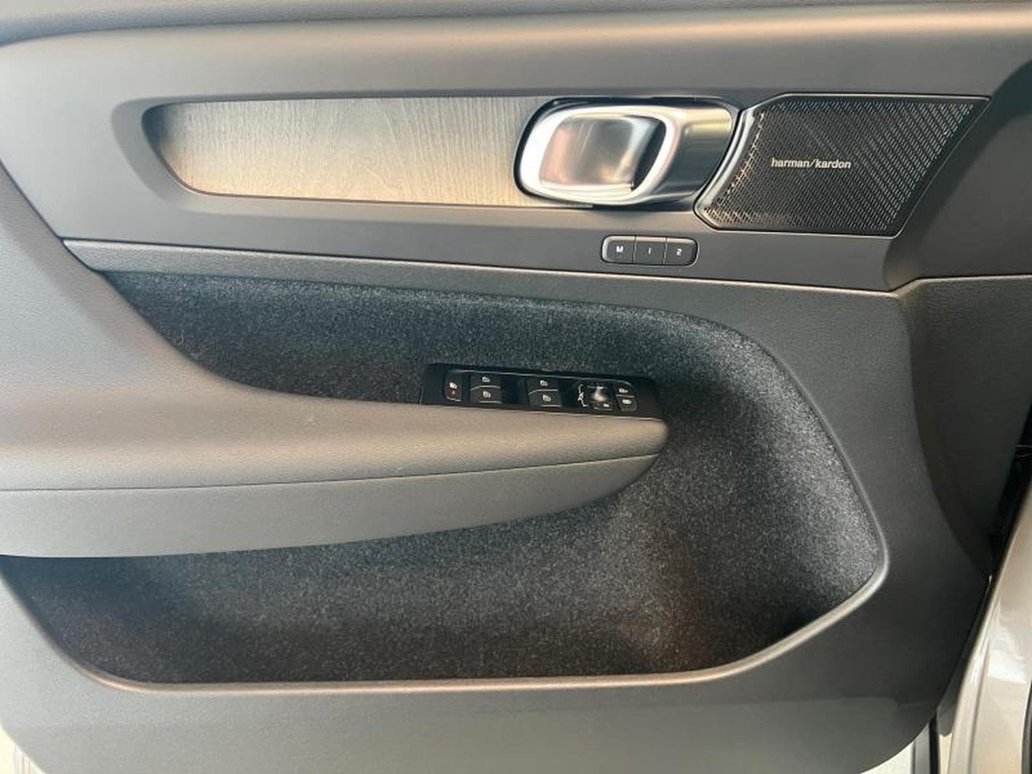 Volvo XC40 Inscription (2021) - Photo 16