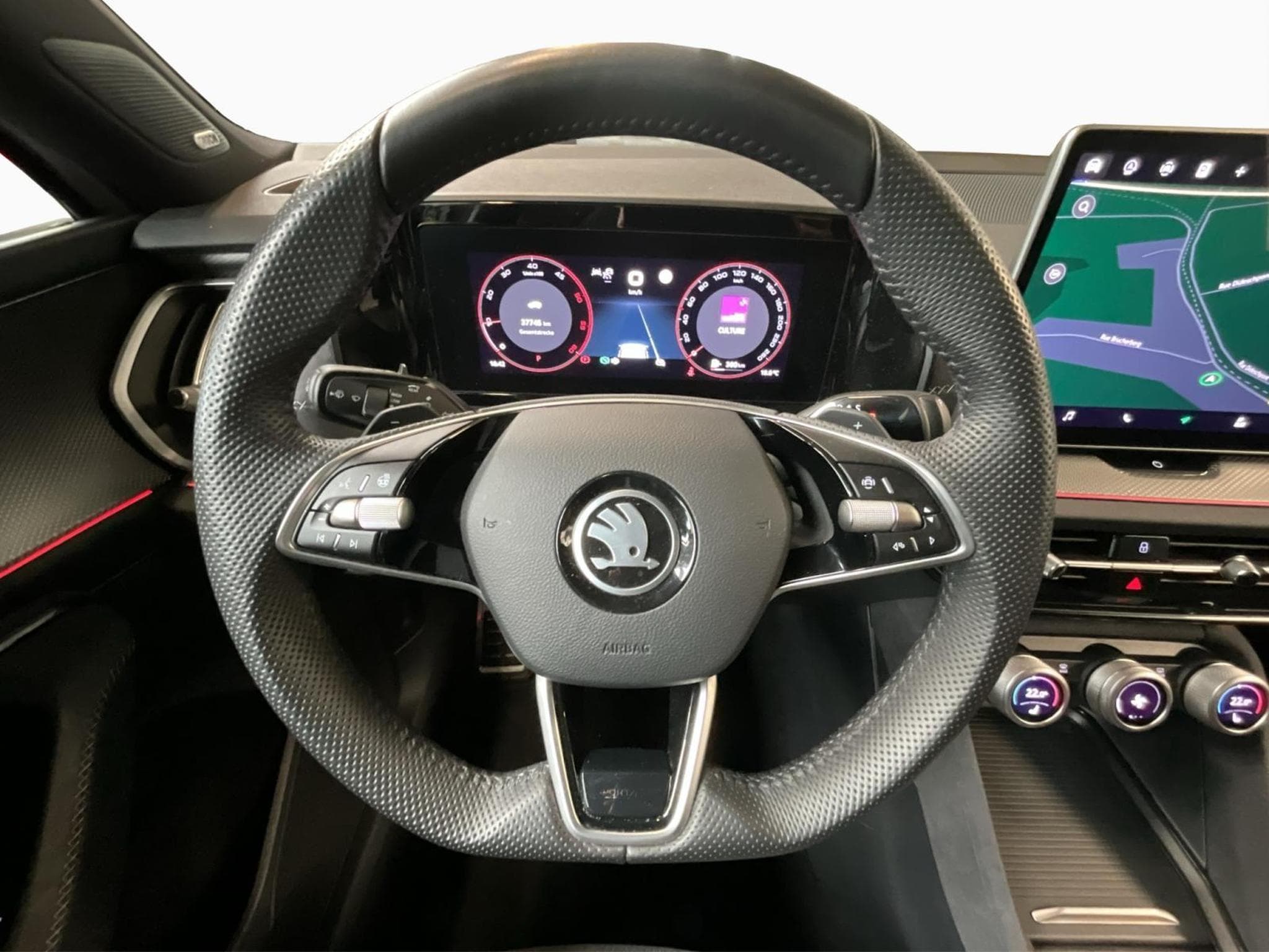 Skoda Kodiaq Sportline+DSG+4x4+PackClever+AHK+Pano (2024) - Foto 10