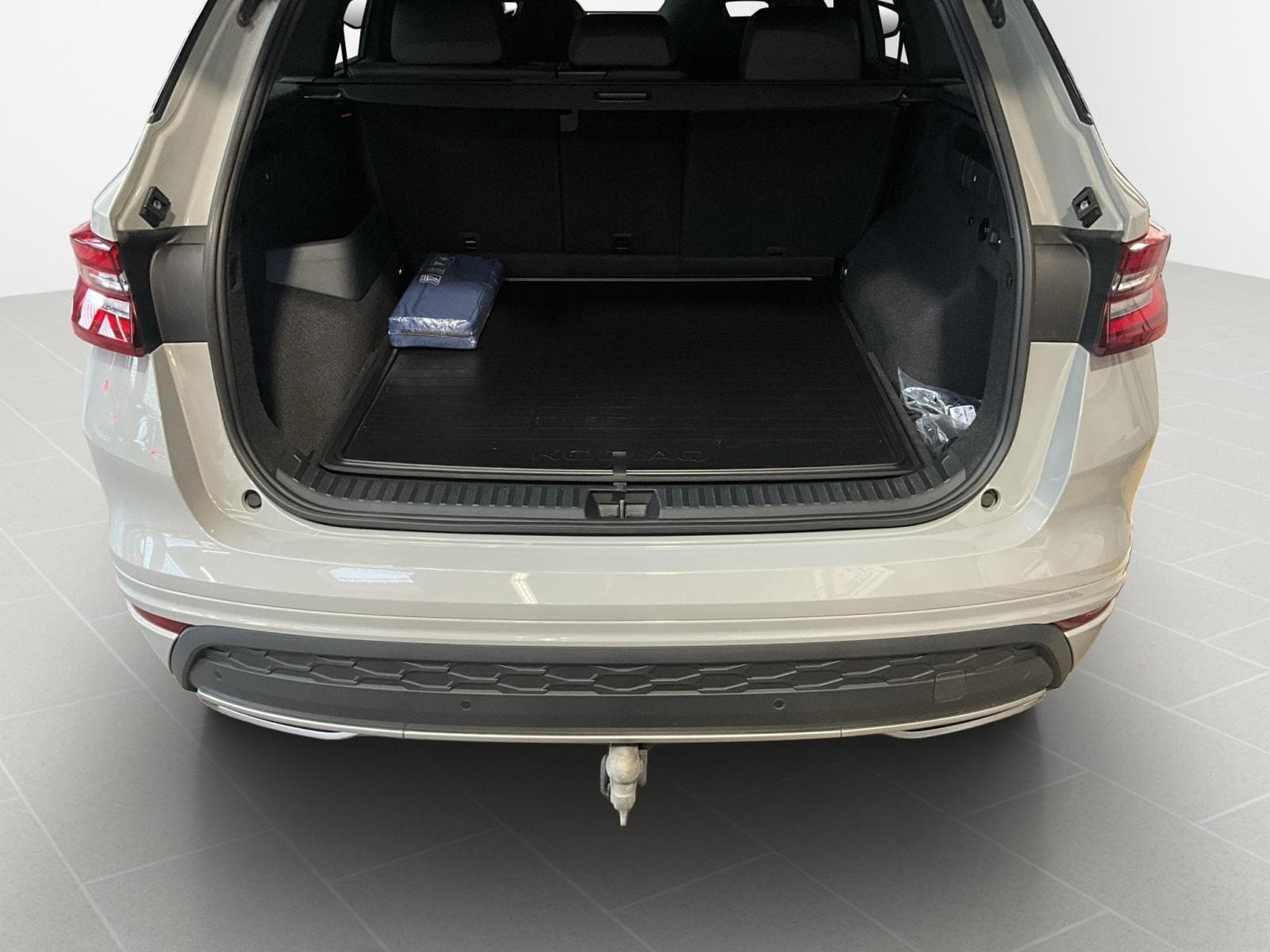 Skoda Kodiaq Sportline+DSG+4x4+PackClever+AHK+Pano (2024) - Foto 17
