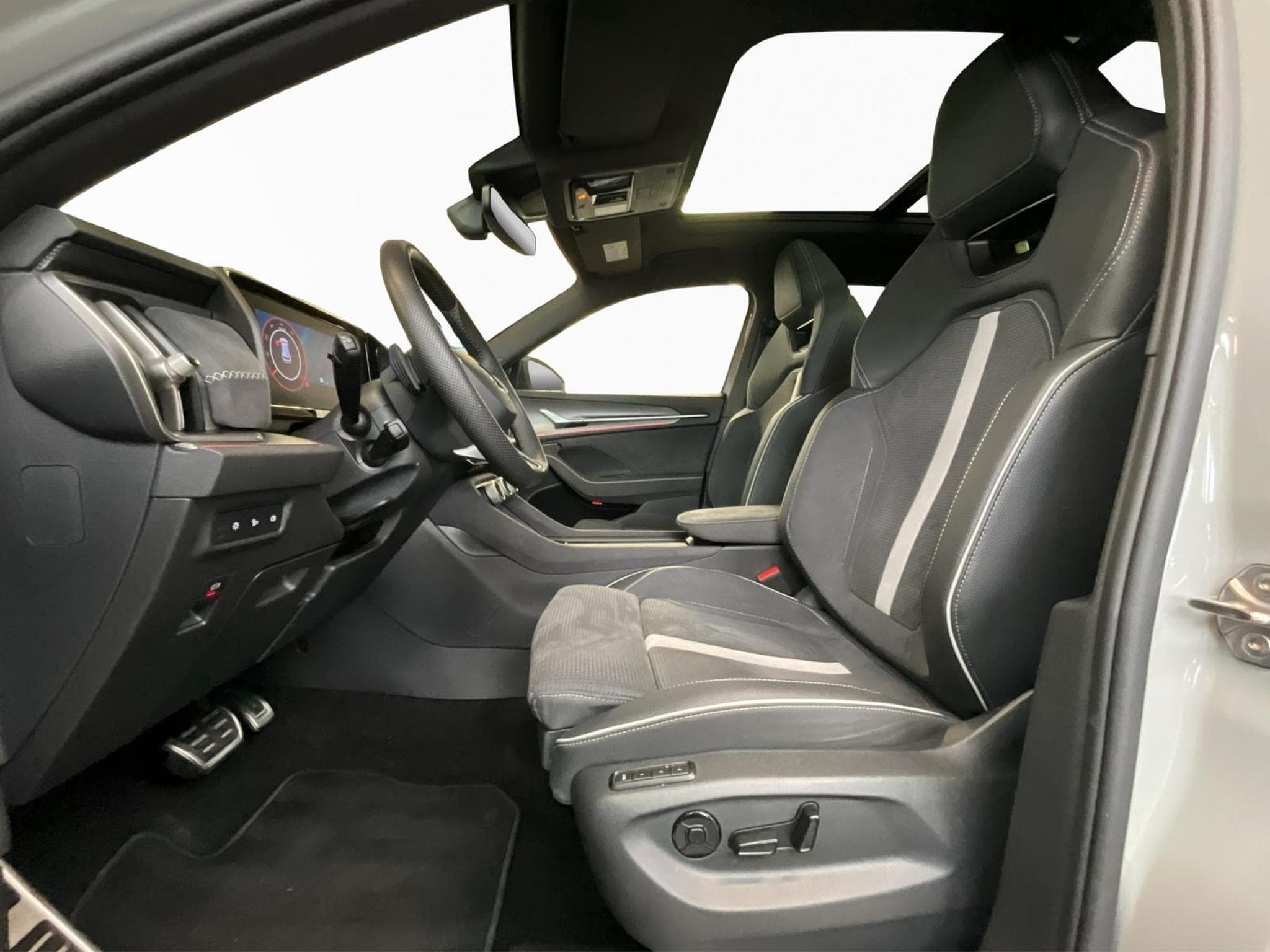 Skoda Kodiaq Sportline+DSG+4x4+PackClever+AHK+Pano (2024) - Foto 9