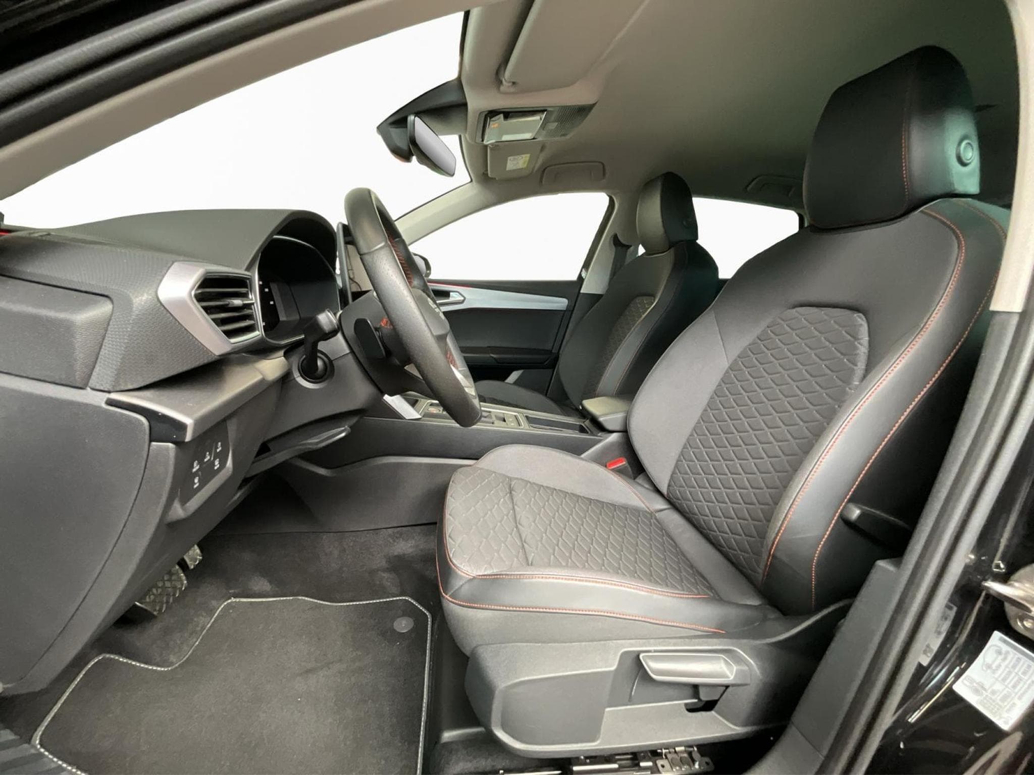 Seat Leon Fr+DSG+P.Vision+Matrix-Led+P.Safe+P.Driver (2025) - Foto 9