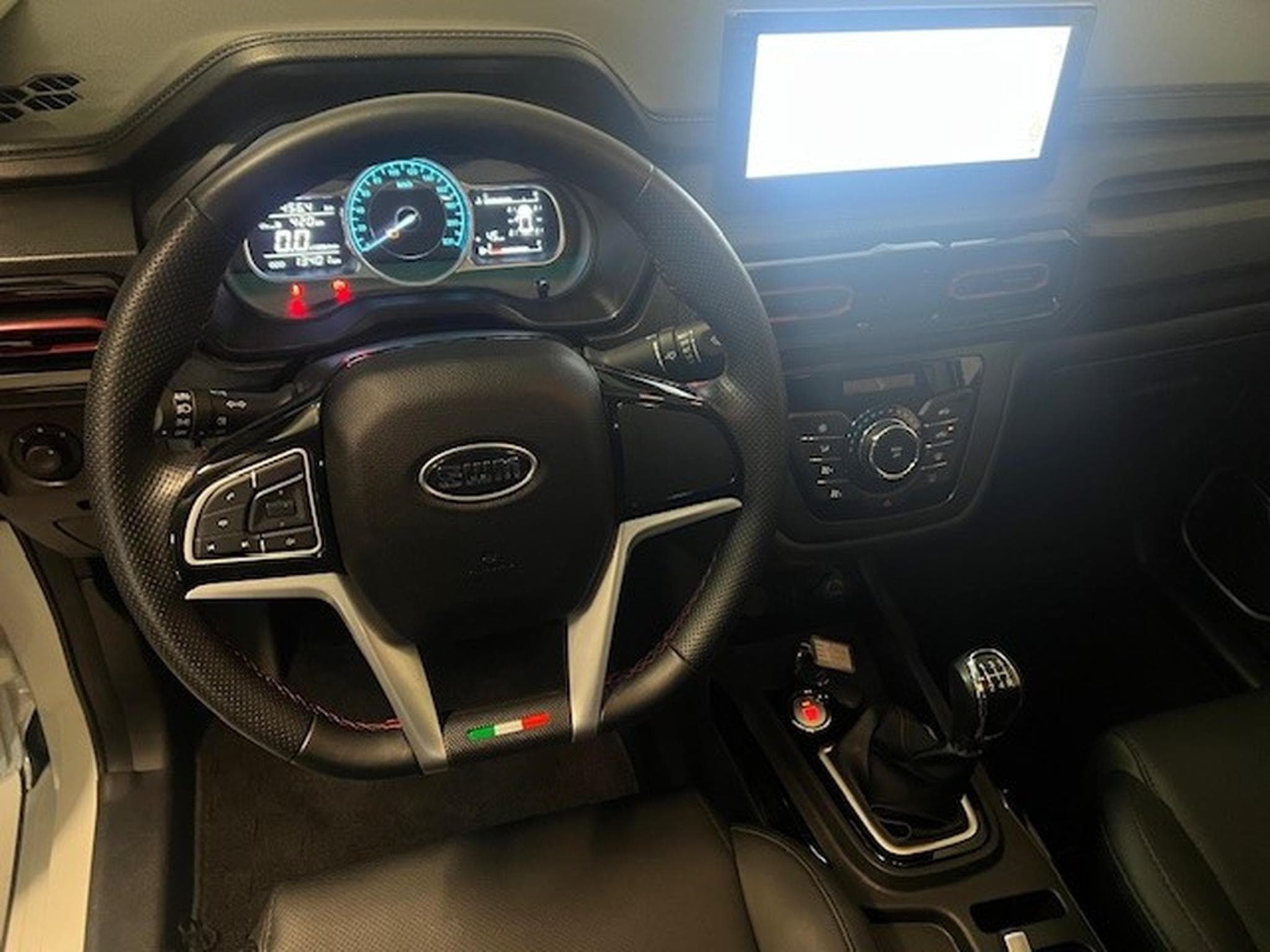 SWM G03 1.5i S-POWER CONFORT 7 PLACES (2024) - Photo 4