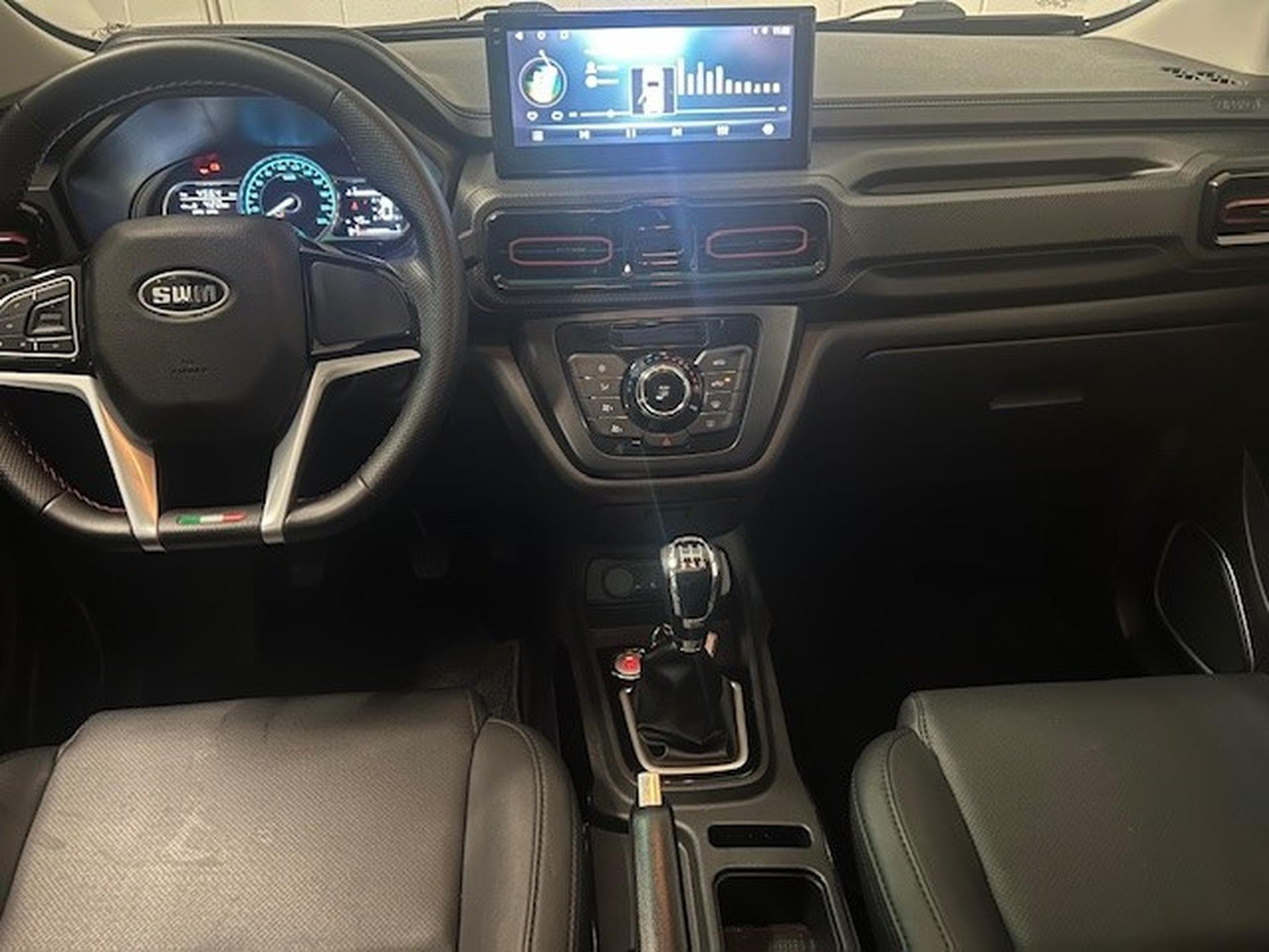 SWM G03 1.5i S-POWER CONFORT 7 PLACES (2024) - Photo 5
