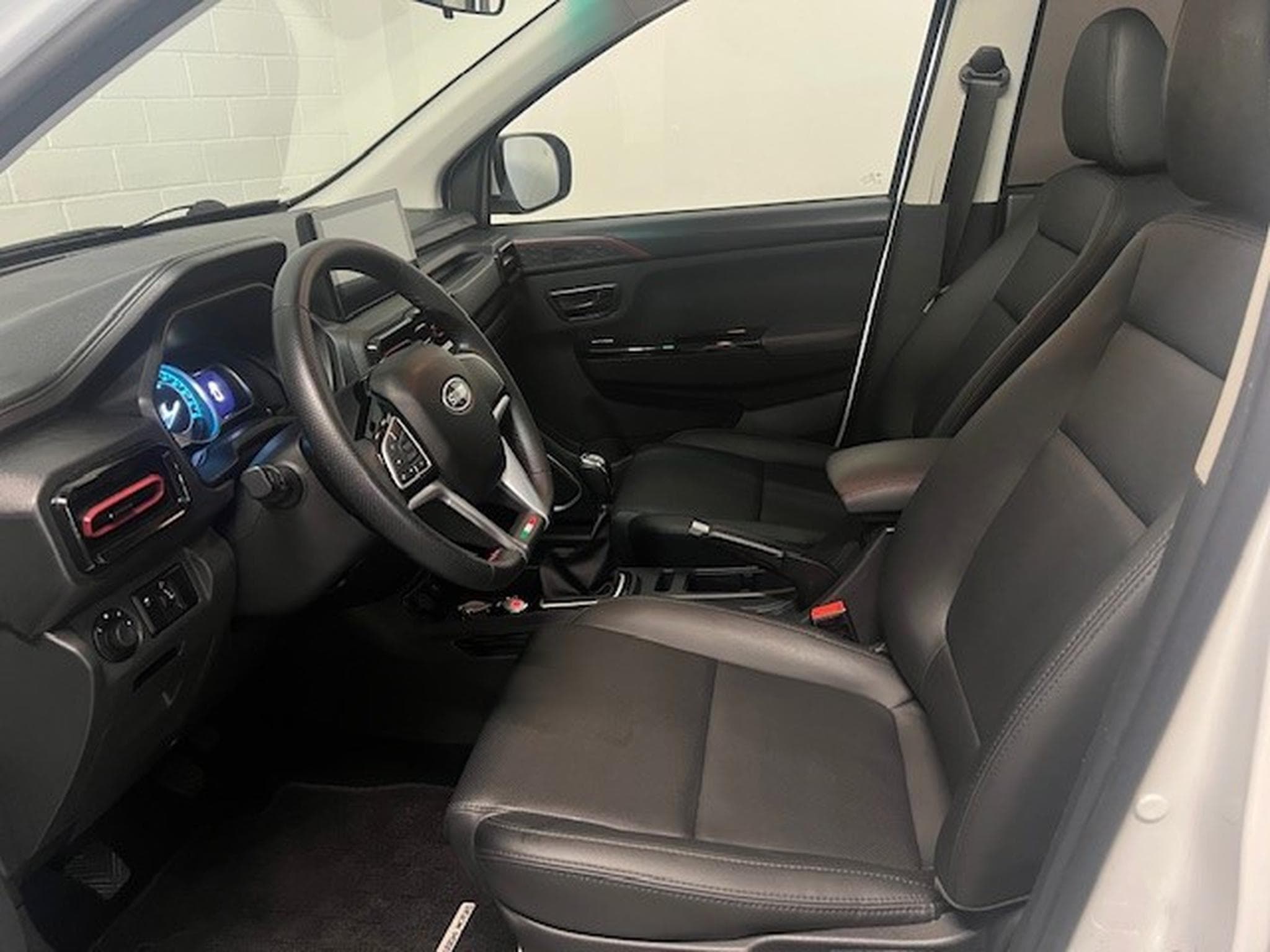 SWM G03 1.5i S-POWER CONFORT 7 PLACES (2024) - Photo 6