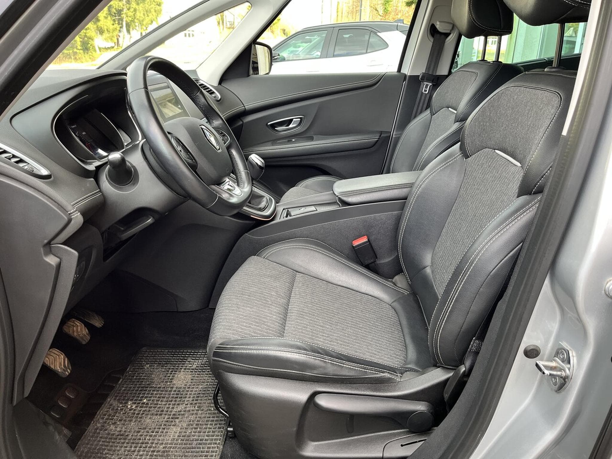 Renault Scenic 1300 ESSENCE 140 CH  - 7 PLACES - GARANTIE !! (2021) - Photo 11