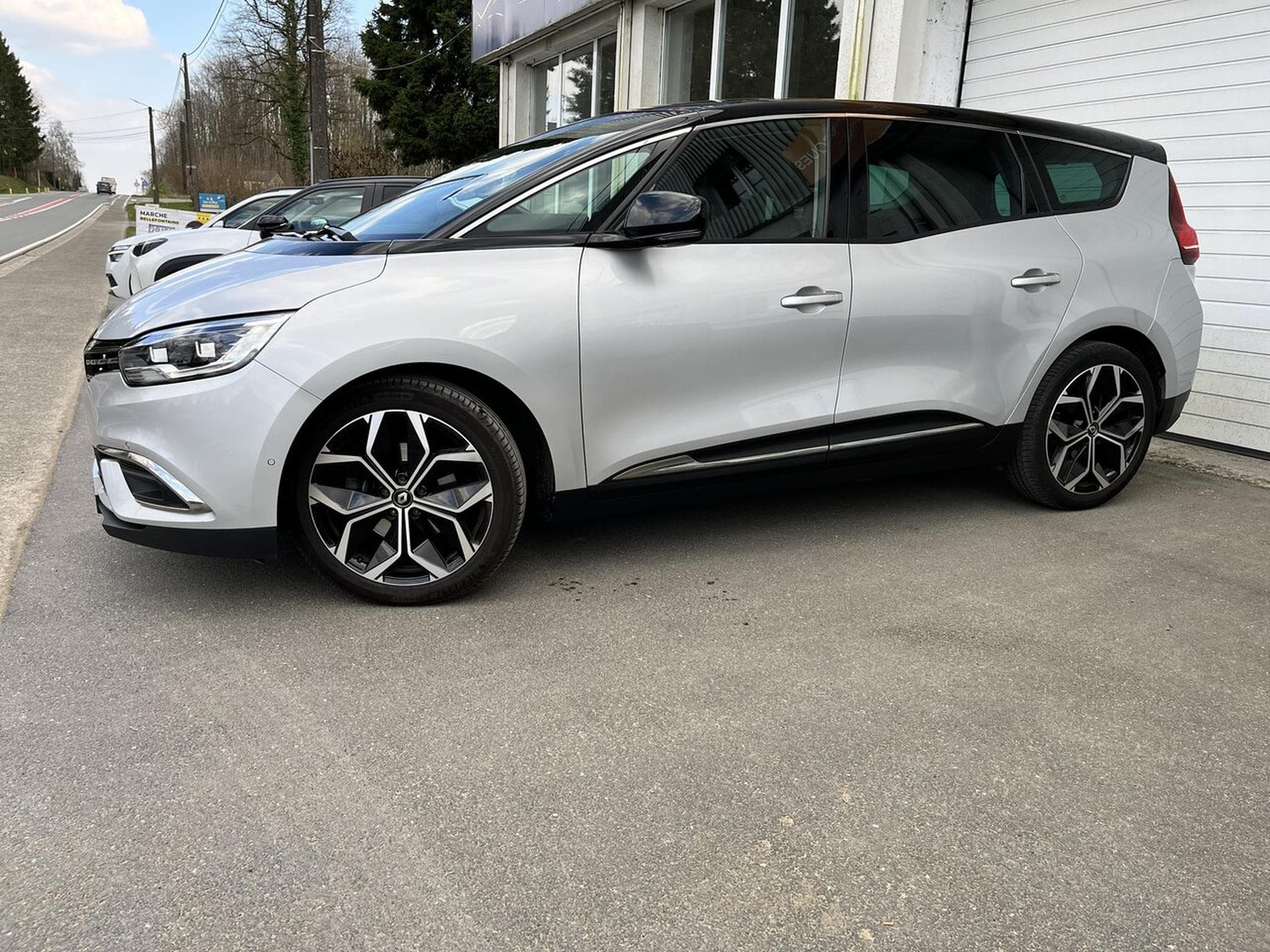 Renault Scenic 1300 ESSENCE 140 CH  - 7 PLACES - GARANTIE !! (2021) - Photo 3