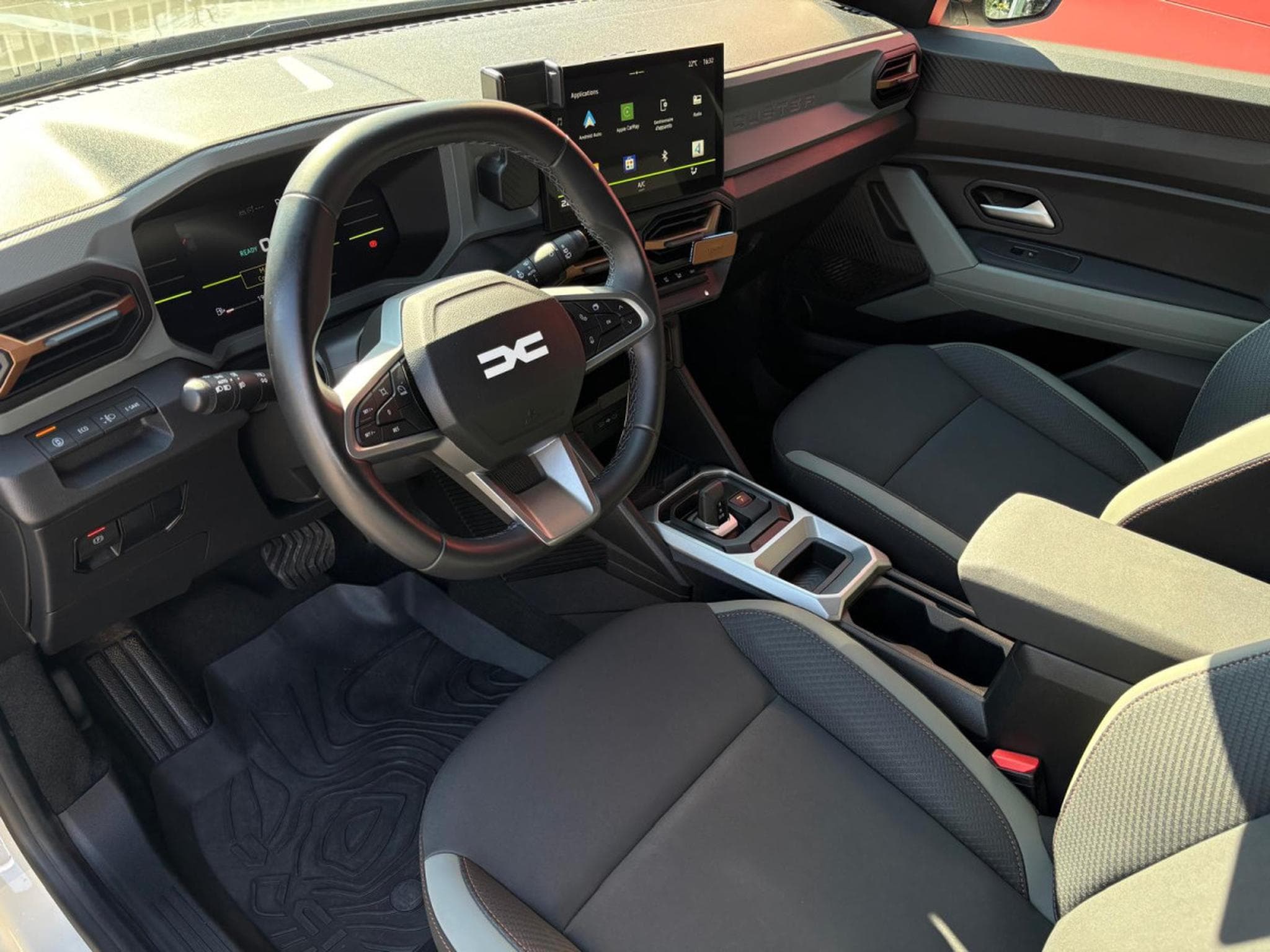 Dacia Duster 1.6 HYBRID 140CV EXTREME (2024) - Foto 12