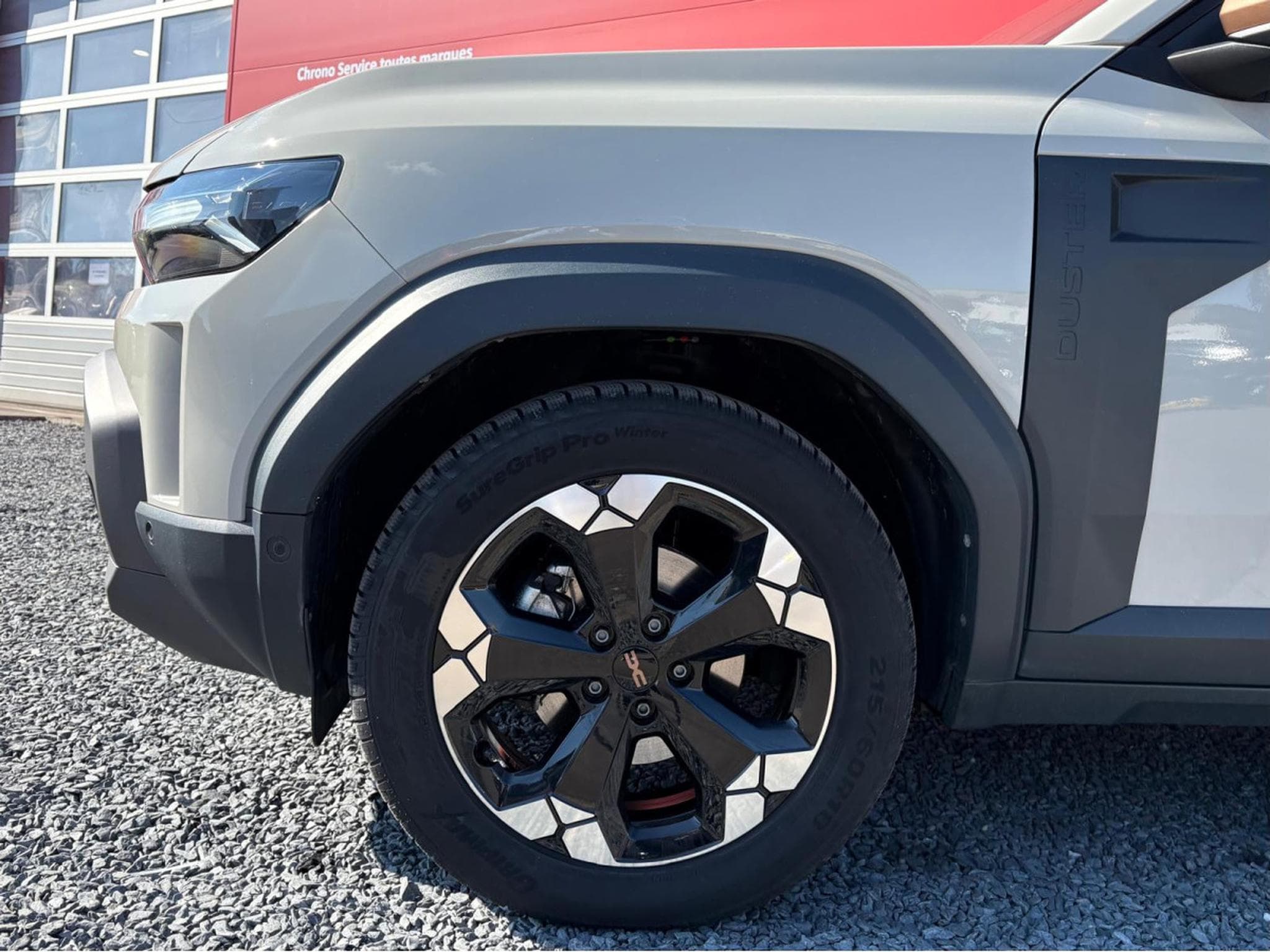 Dacia Duster 1.6 HYBRID 140CV EXTREME (2024) - Foto 16