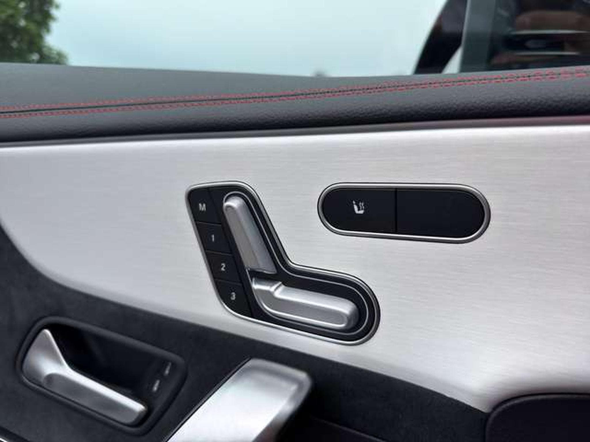 Mercedes CLA 200 AMG Line (2023) - Photo 17