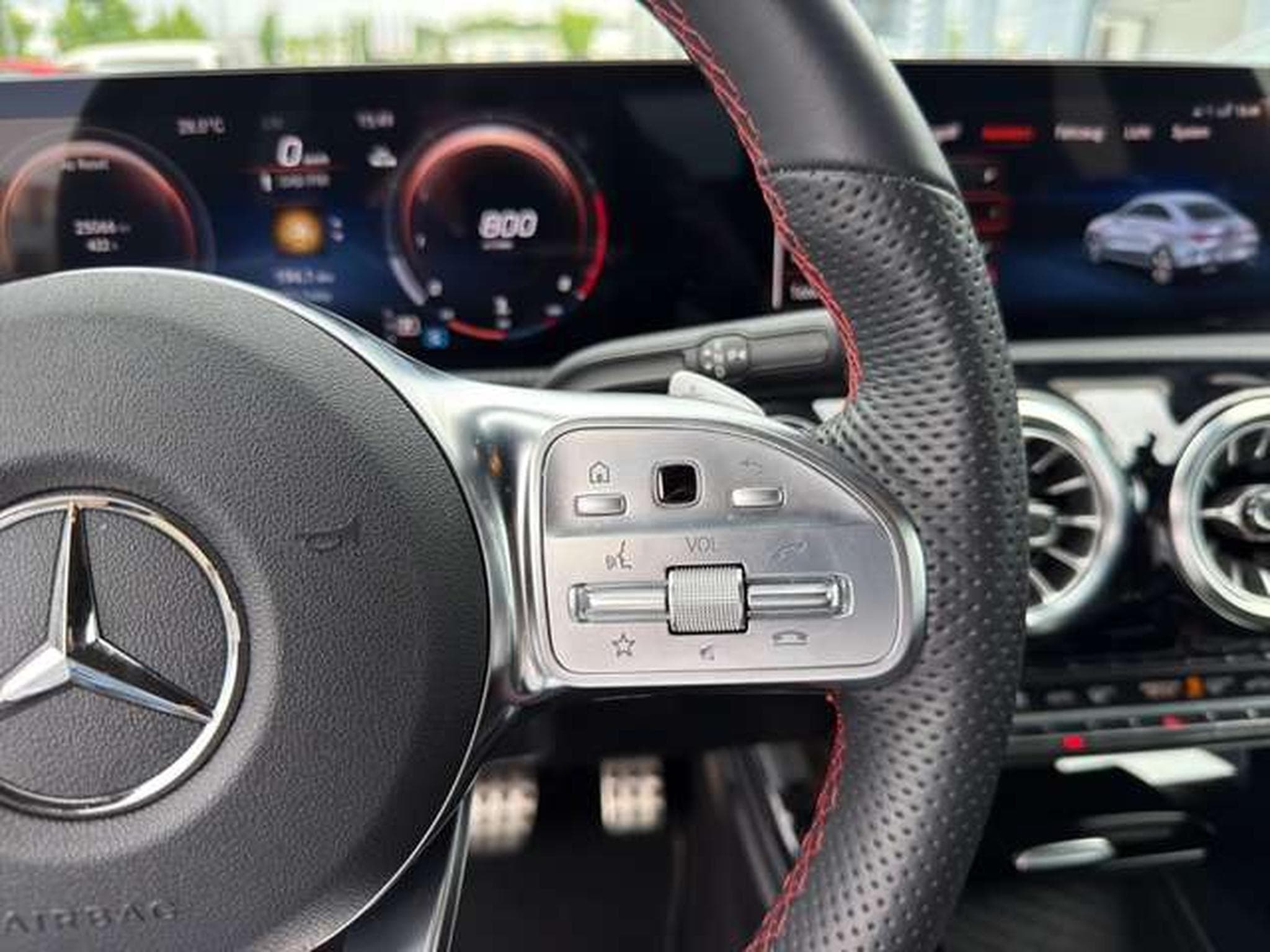 Mercedes CLA 200 AMG Line (2023) - Photo 20