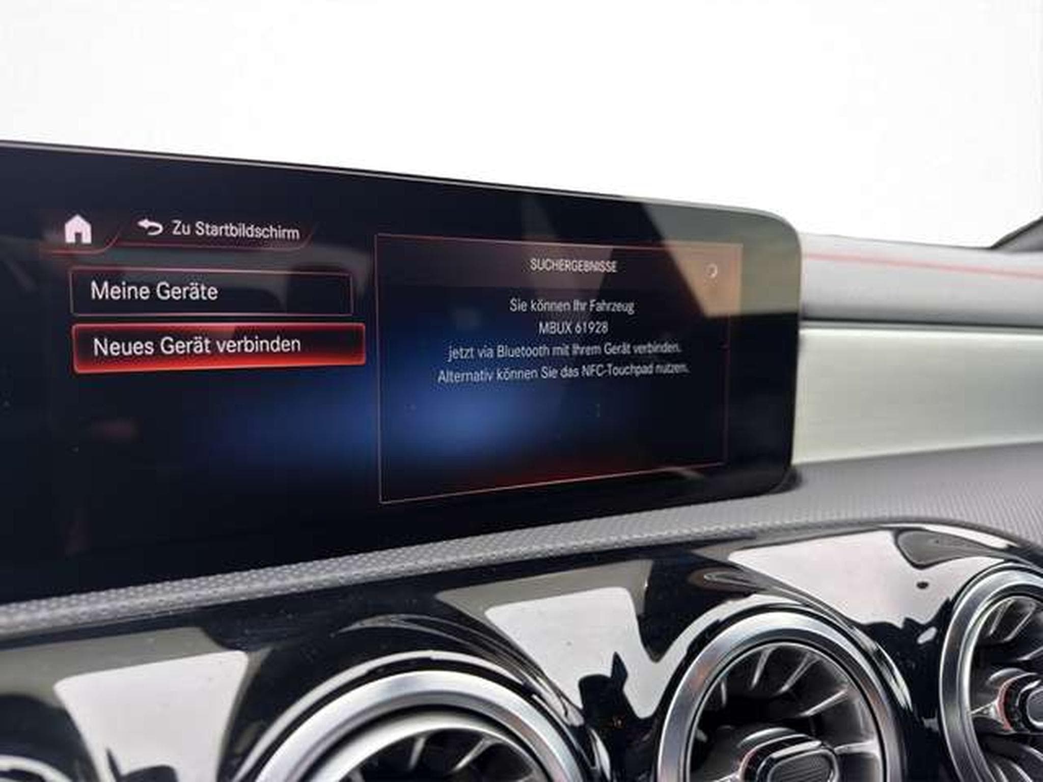 Mercedes CLA 200 AMG Line (2023) - Photo 24