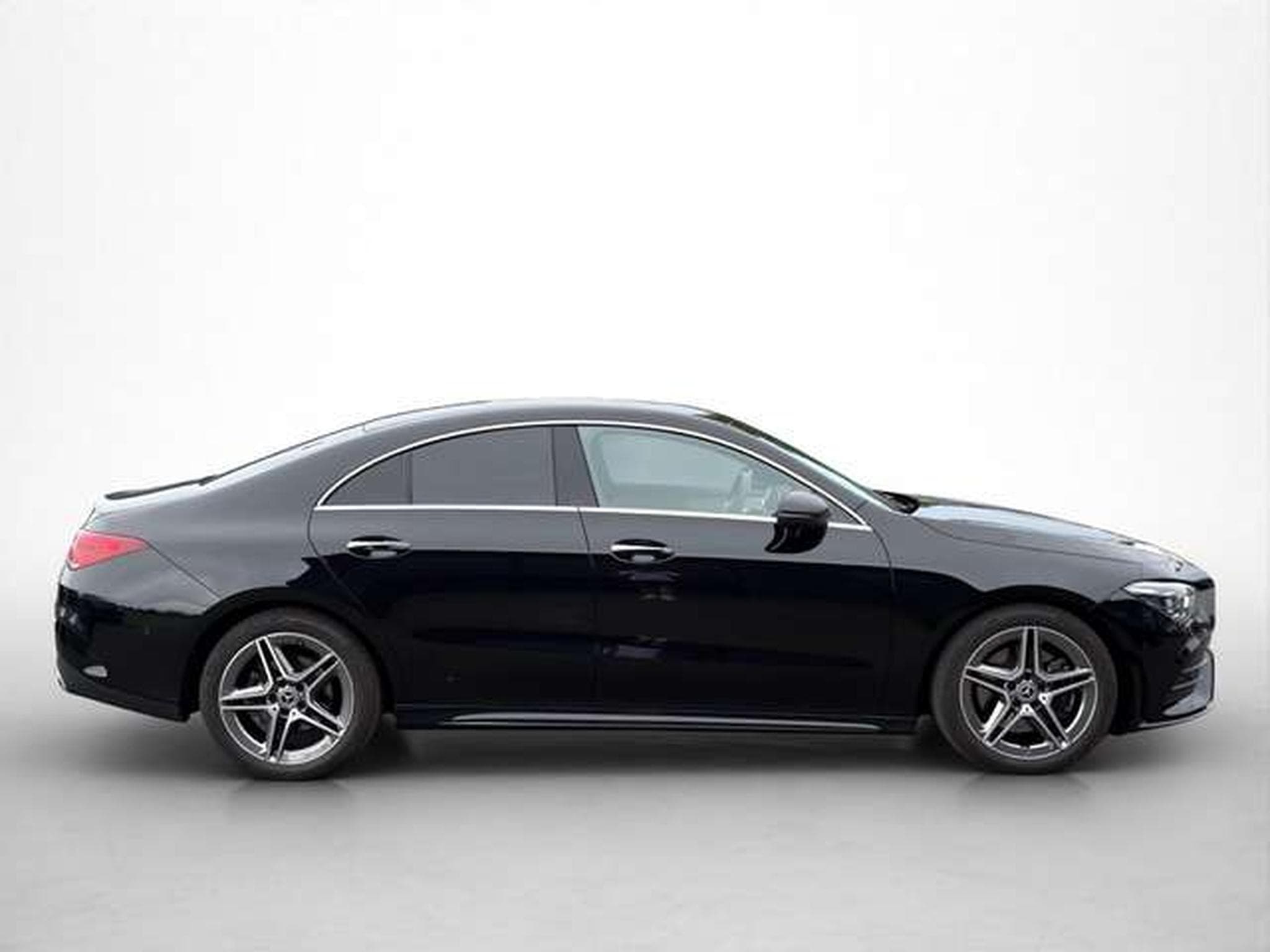 Mercedes CLA 200 AMG Line (2023) - Photo 7