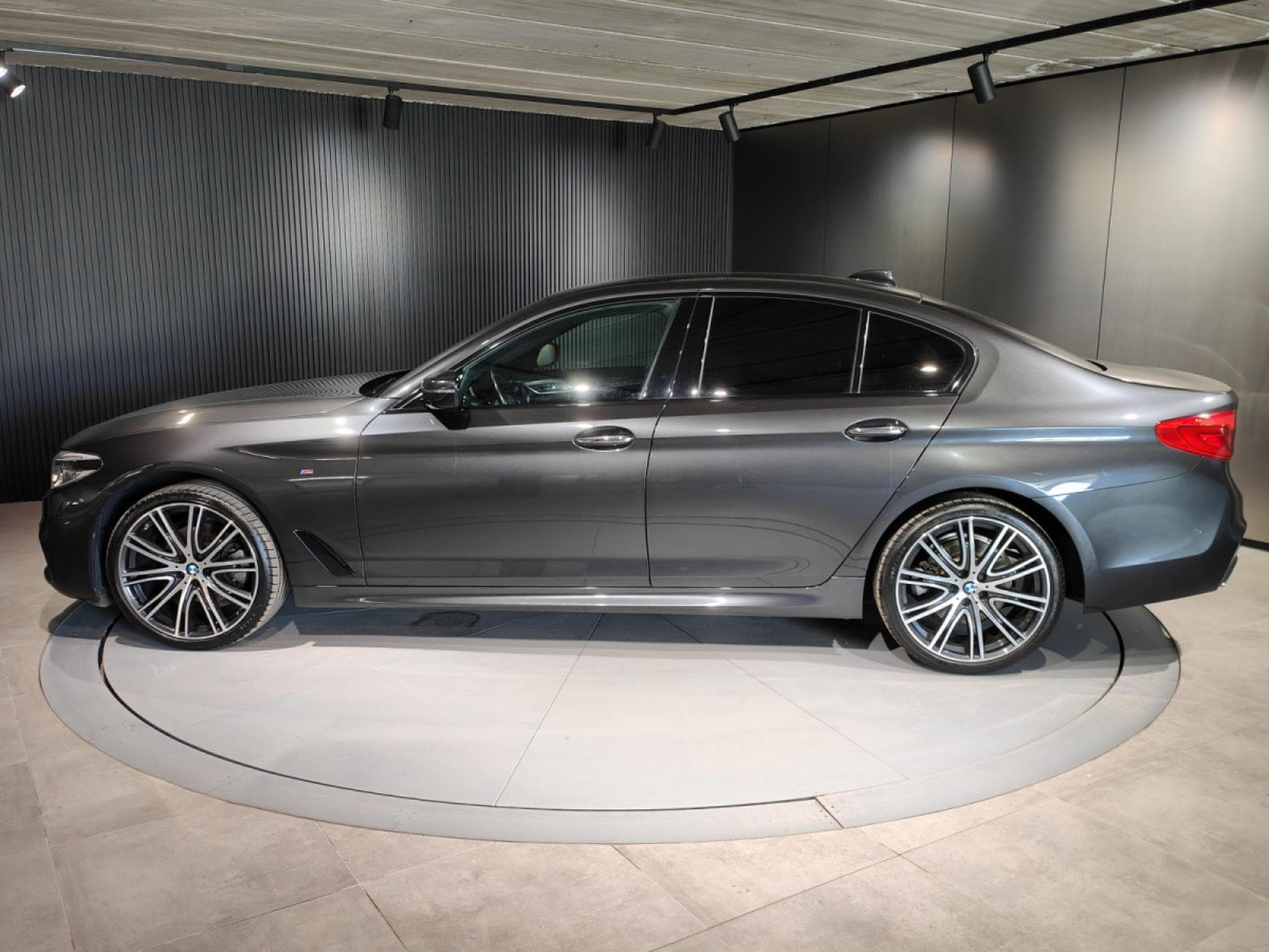 BMW 520 520dA PACK M CARPLAY GPS CAMERA VIRTUAL LED (2019) - Photo 5