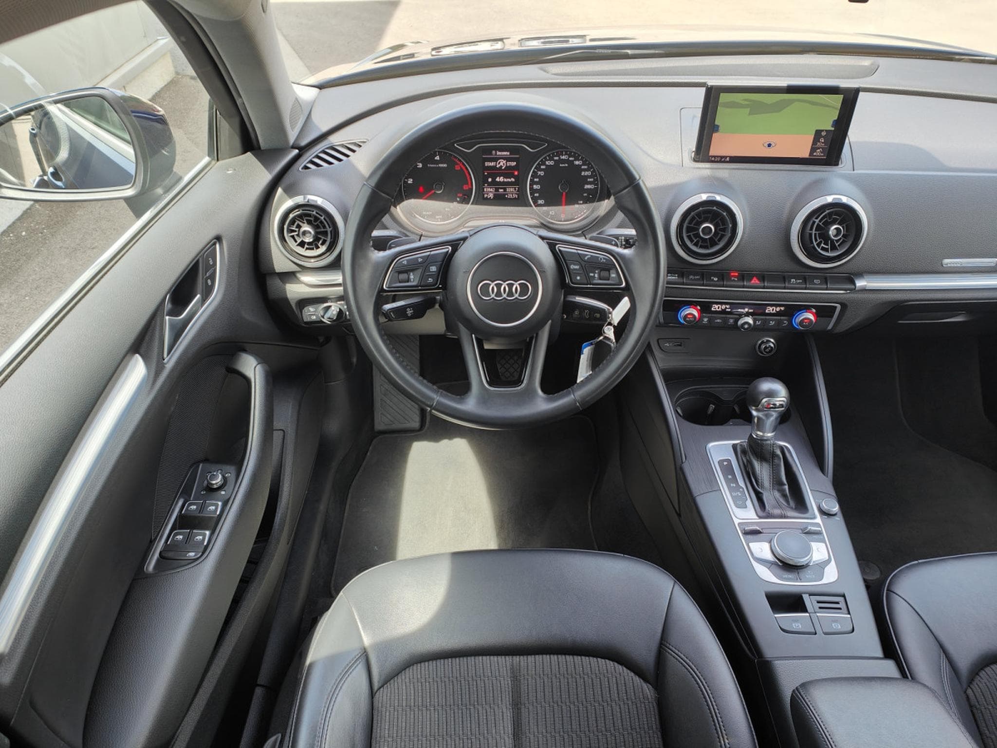 Audi A3 30 TDI AMBITION GPS CARPLAY CLIM AUTO APS AV/AR (2019) - Photo 12