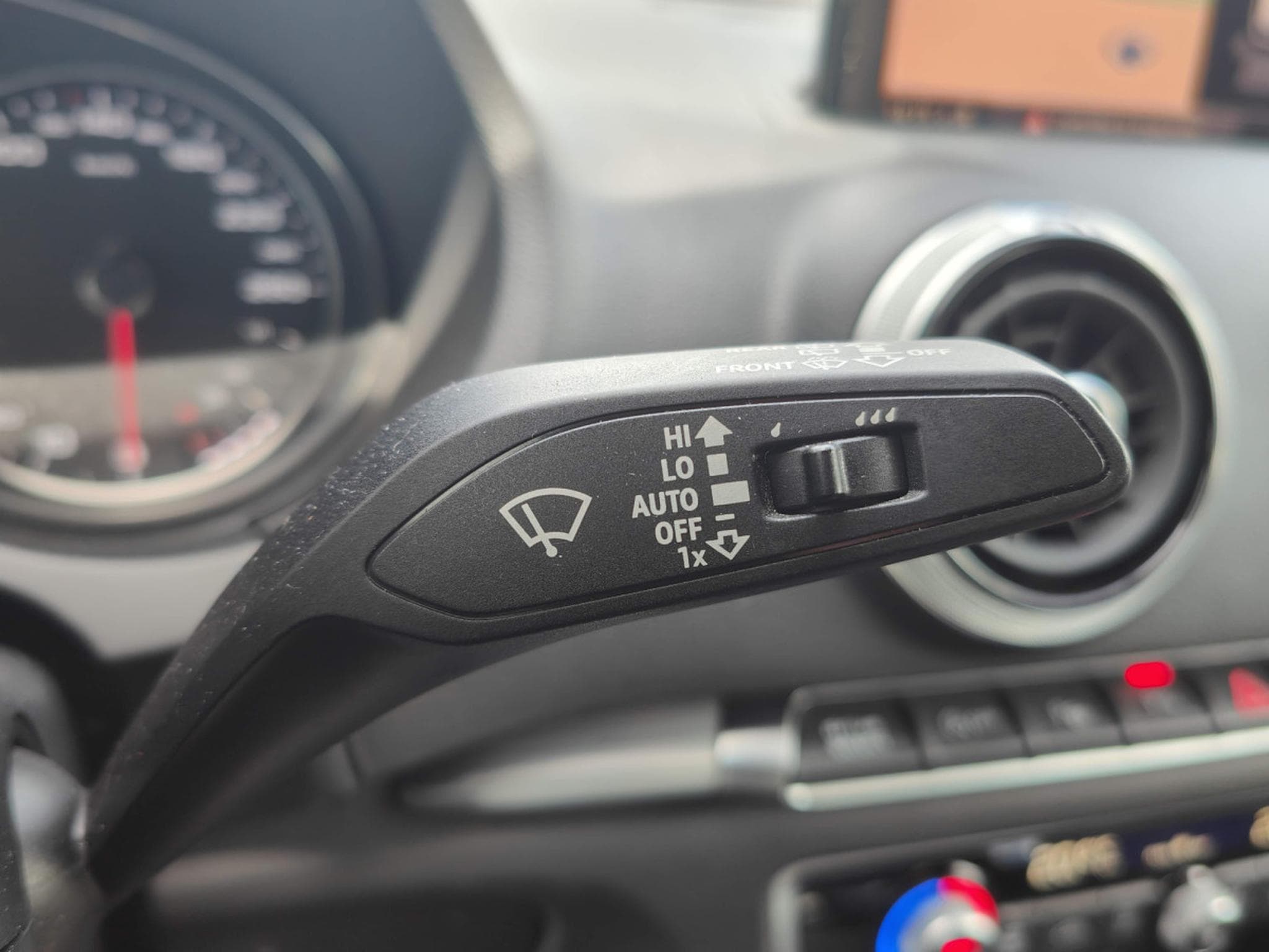 Audi A3 30 TDI AMBITION GPS CARPLAY CLIM AUTO APS AV/AR (2019) - Photo 18