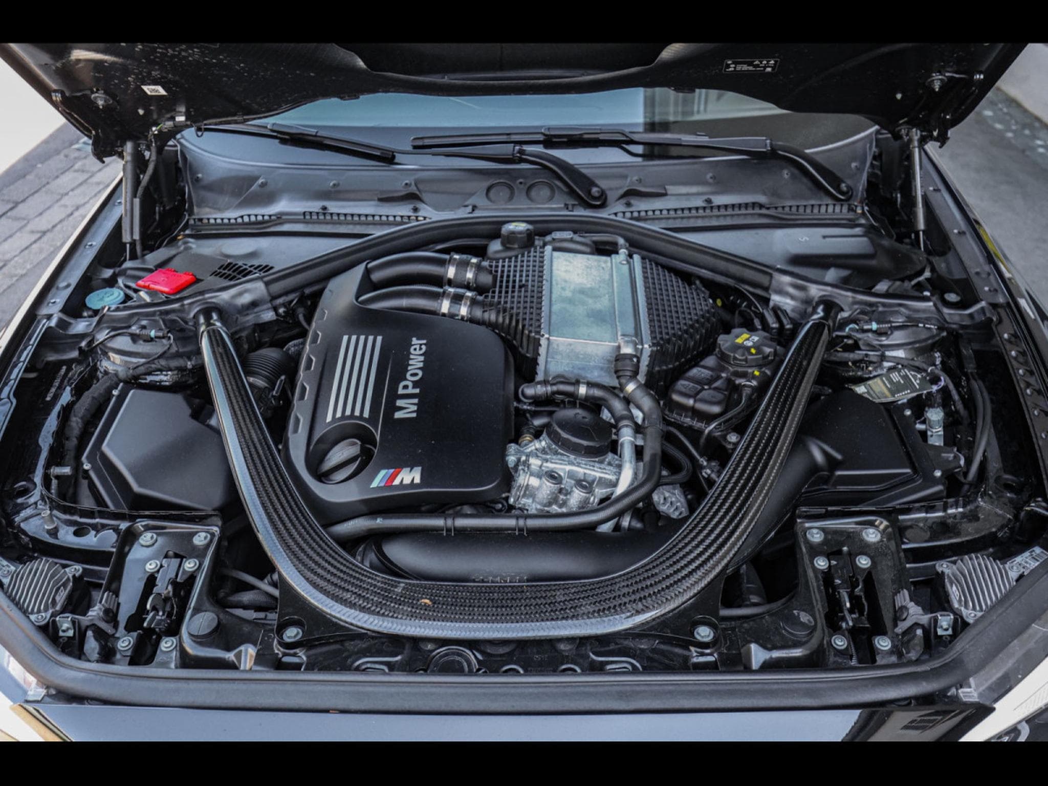 BMW M2 CS (F87) 3.0 – CERAMIC BRAKES - BLACK SAPPHIRE METALLIC (2020) - Photo 16