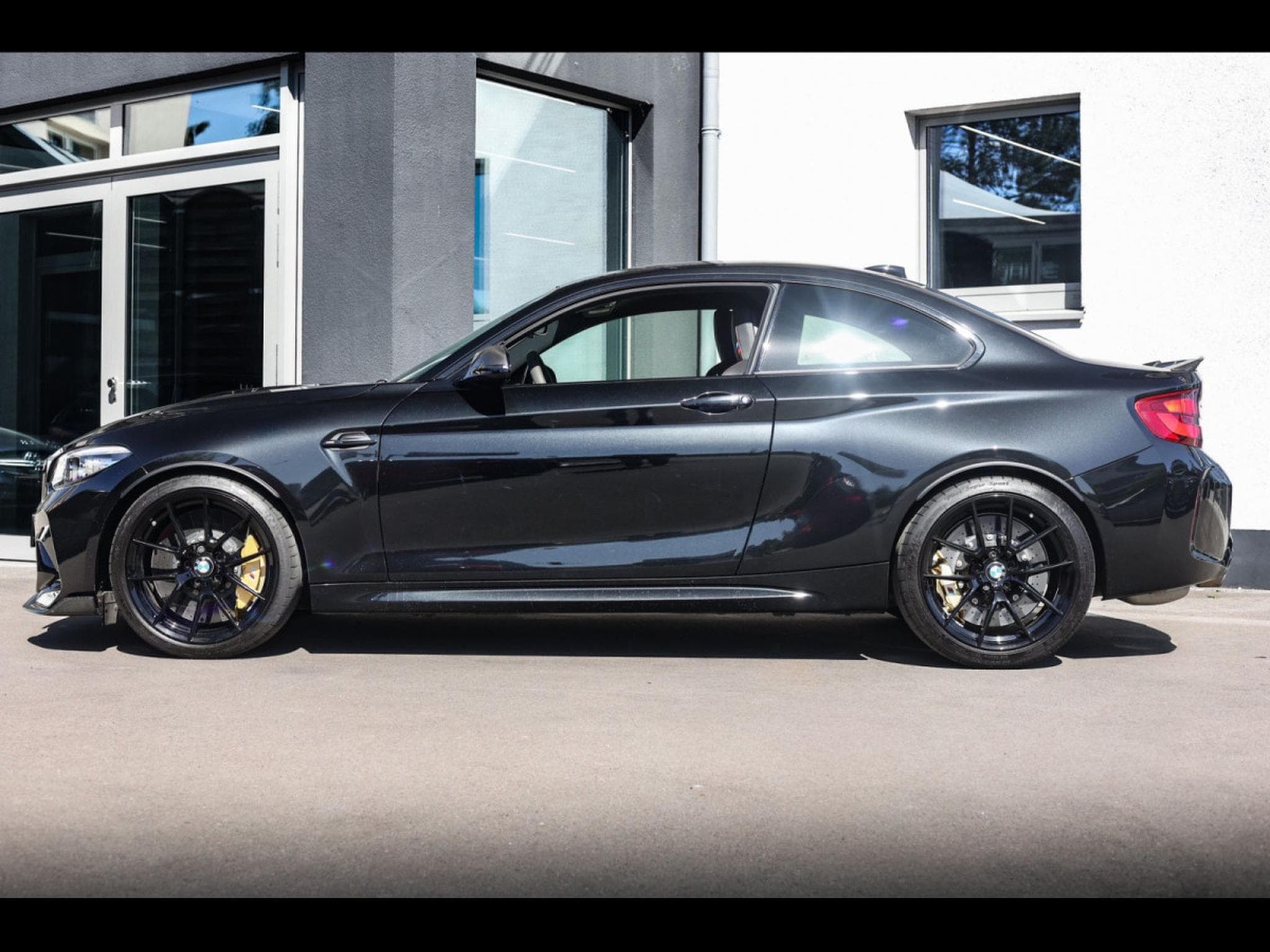 BMW M2 CS (F87) 3.0 – CERAMIC BRAKES - BLACK SAPPHIRE METALLIC (2020) - Photo 2
