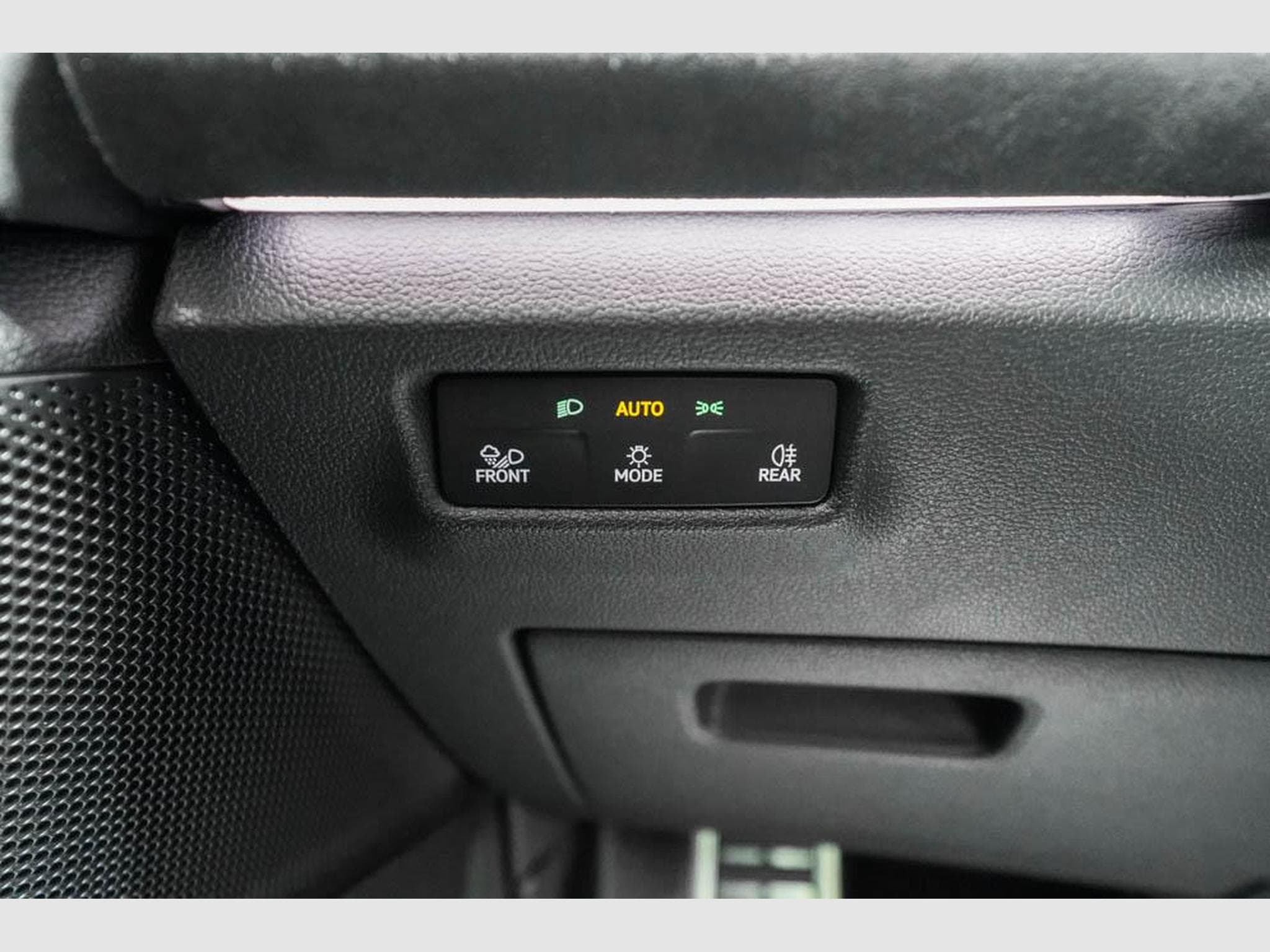 VW Tiguan 2,0 TDI DSG (2025) - Photo 12